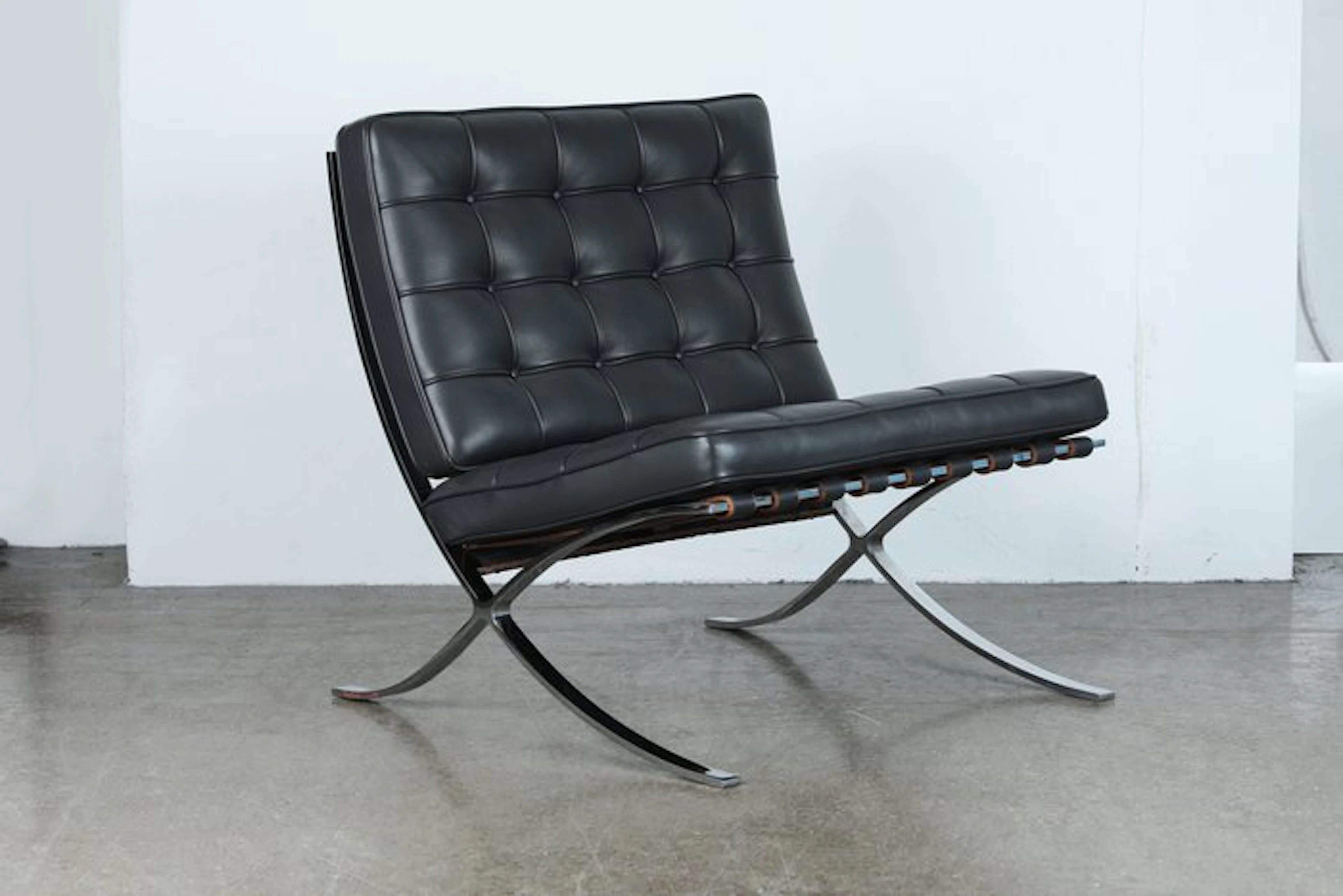Knoll - Ludwig Mies van der Rohe - Armchair - Barcelona chair - Leather