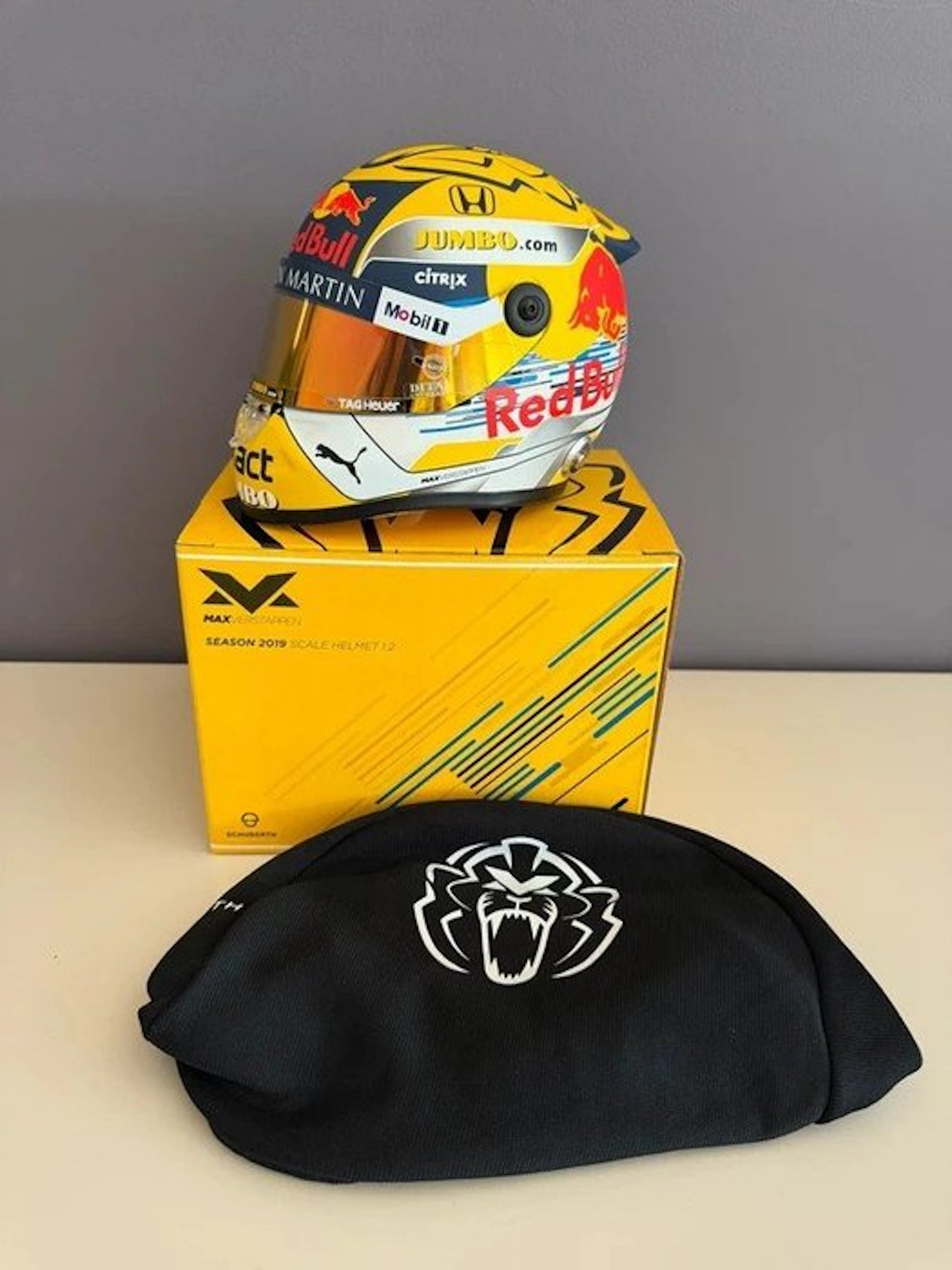 Red Bull Racing - Max Verstappen - Scale 1/2 helmet