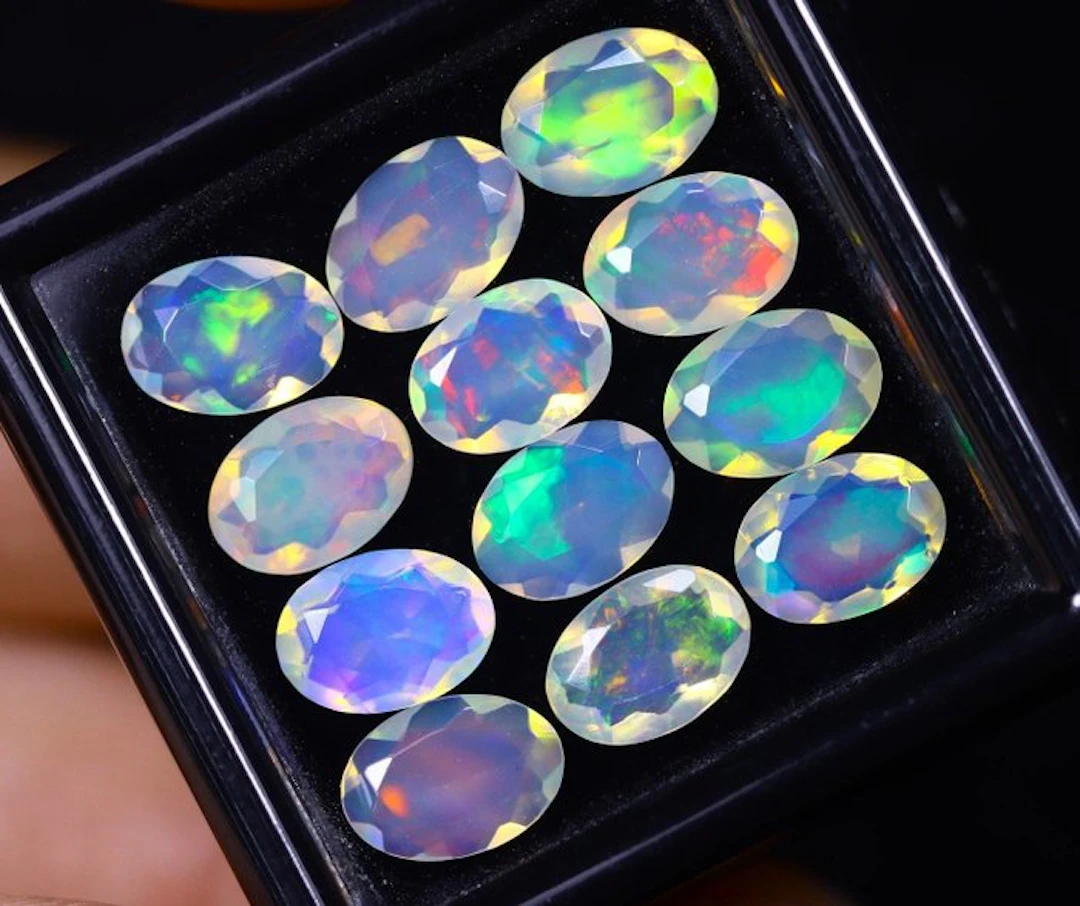 5.23 ct - Top Colors - 12 Natural Faceted Crystal Opal- 1.05 g