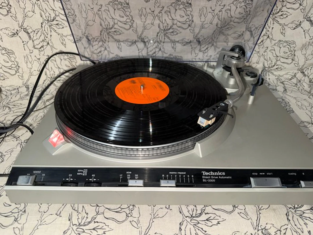 Technics - SL-3300 Direct Drive Automatic Turntable