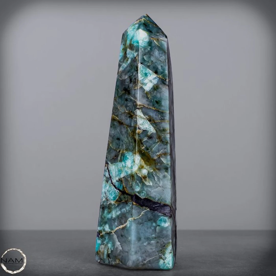 Majestic emerald obelisk from the legendary Muzo Mine – a...