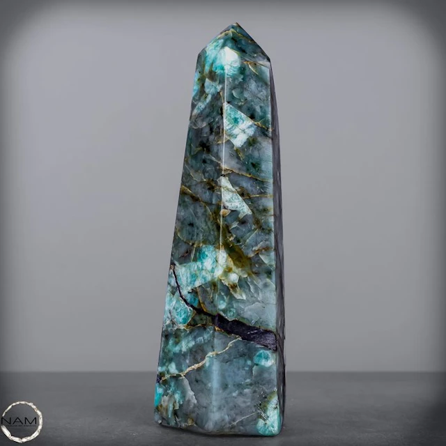 Majestic emerald obelisk from the legendary Muzo Mine – a...