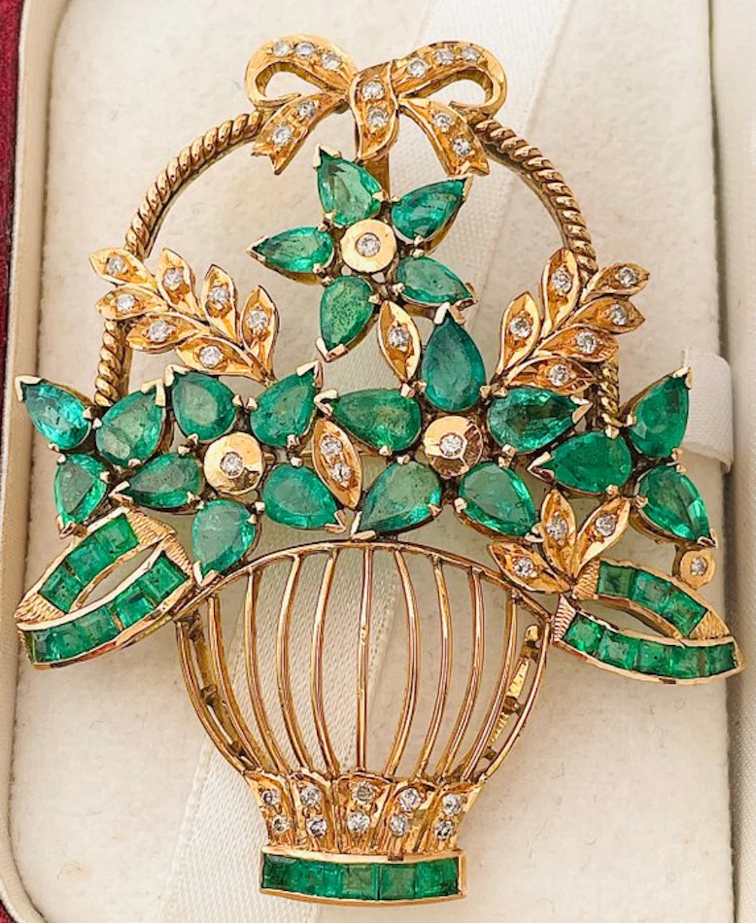 Brooch - 18 kt. Yellow gold Emerald - Diamond