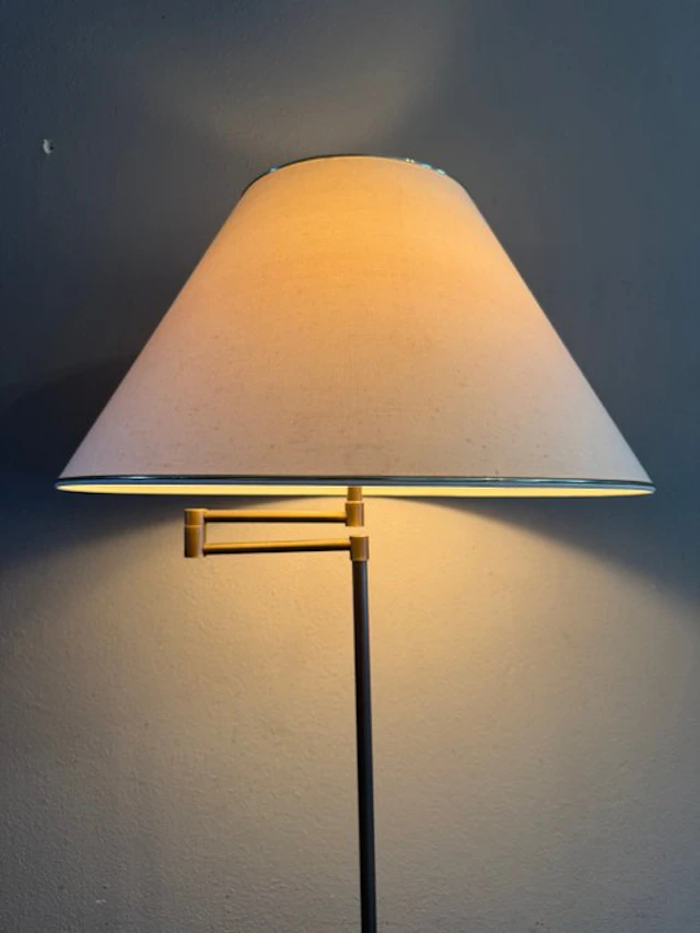 Kullman Lampen - Floor lamp - Brass, Textile - A swing-arm lamp 180cm!