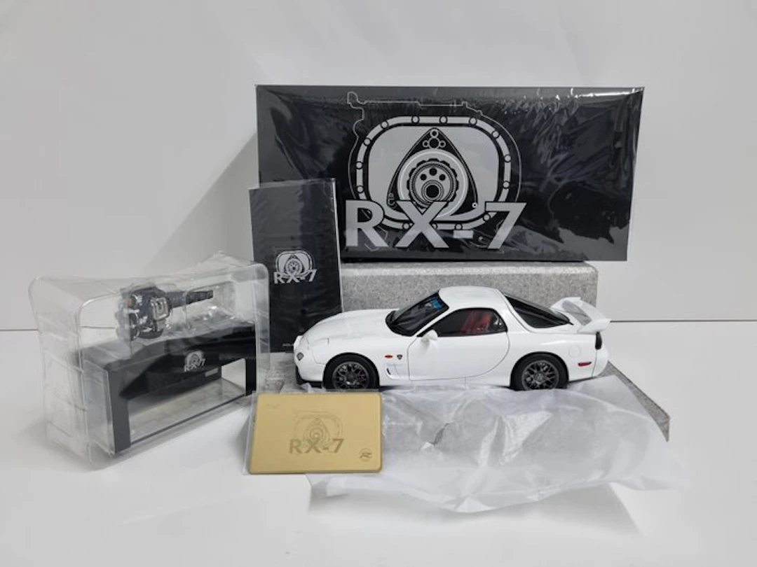 Polar Master 1:18 - Model car - Mazda RX-7 Spirit R