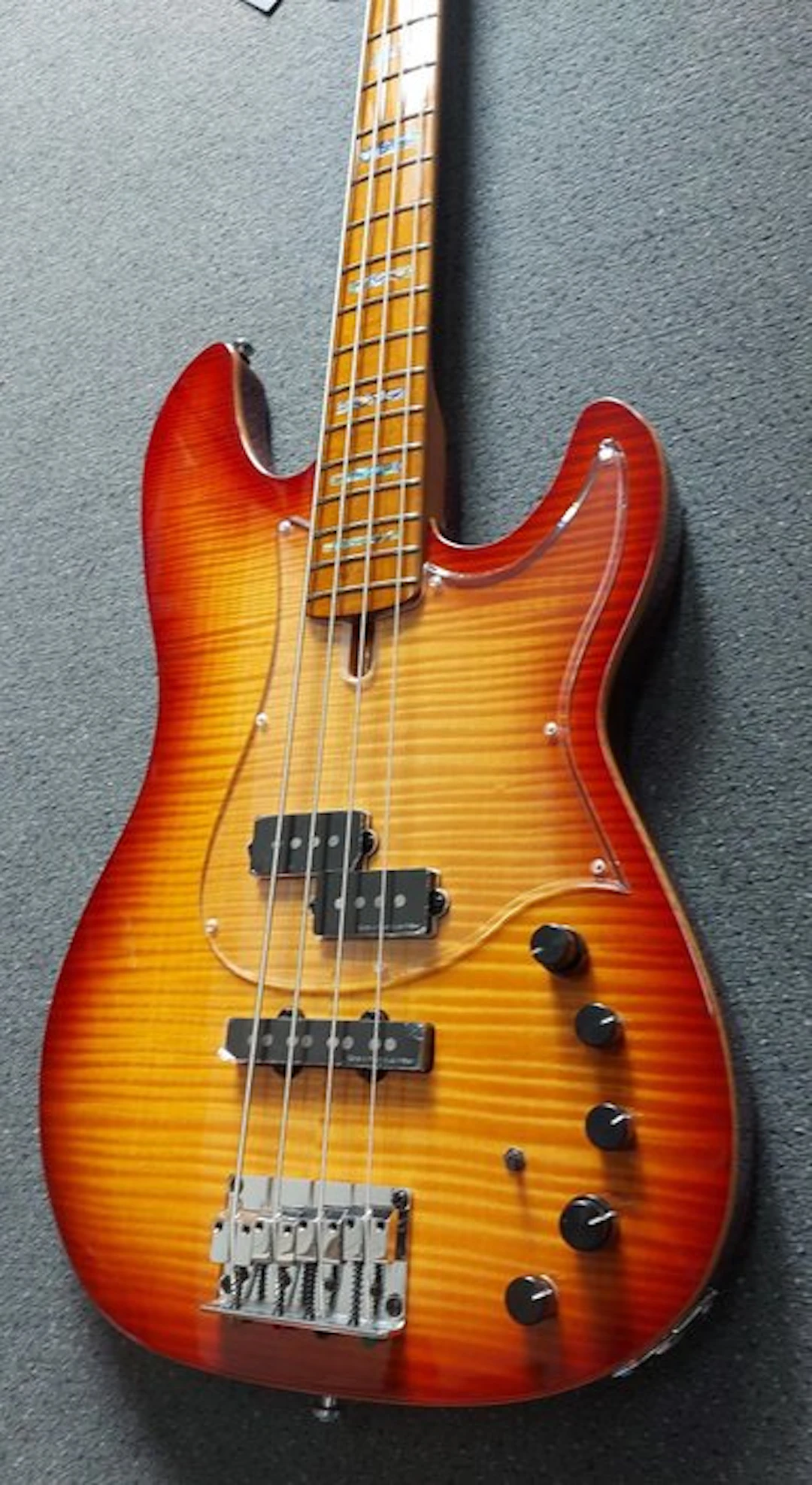 Sire Marcus Miller - P10+ A4 4-string tobacco sunburst