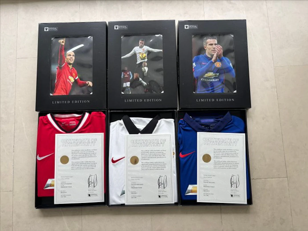 Manchester United - English Football League - Robin van...