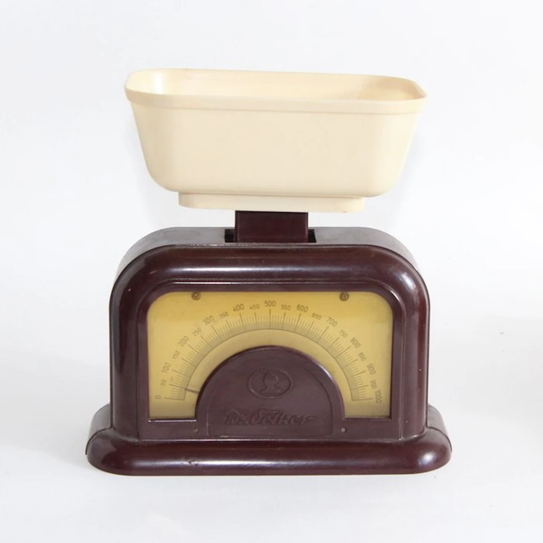 Dr. Oetker - Balance or scale - Bakelite - 1938 Bauhaus style