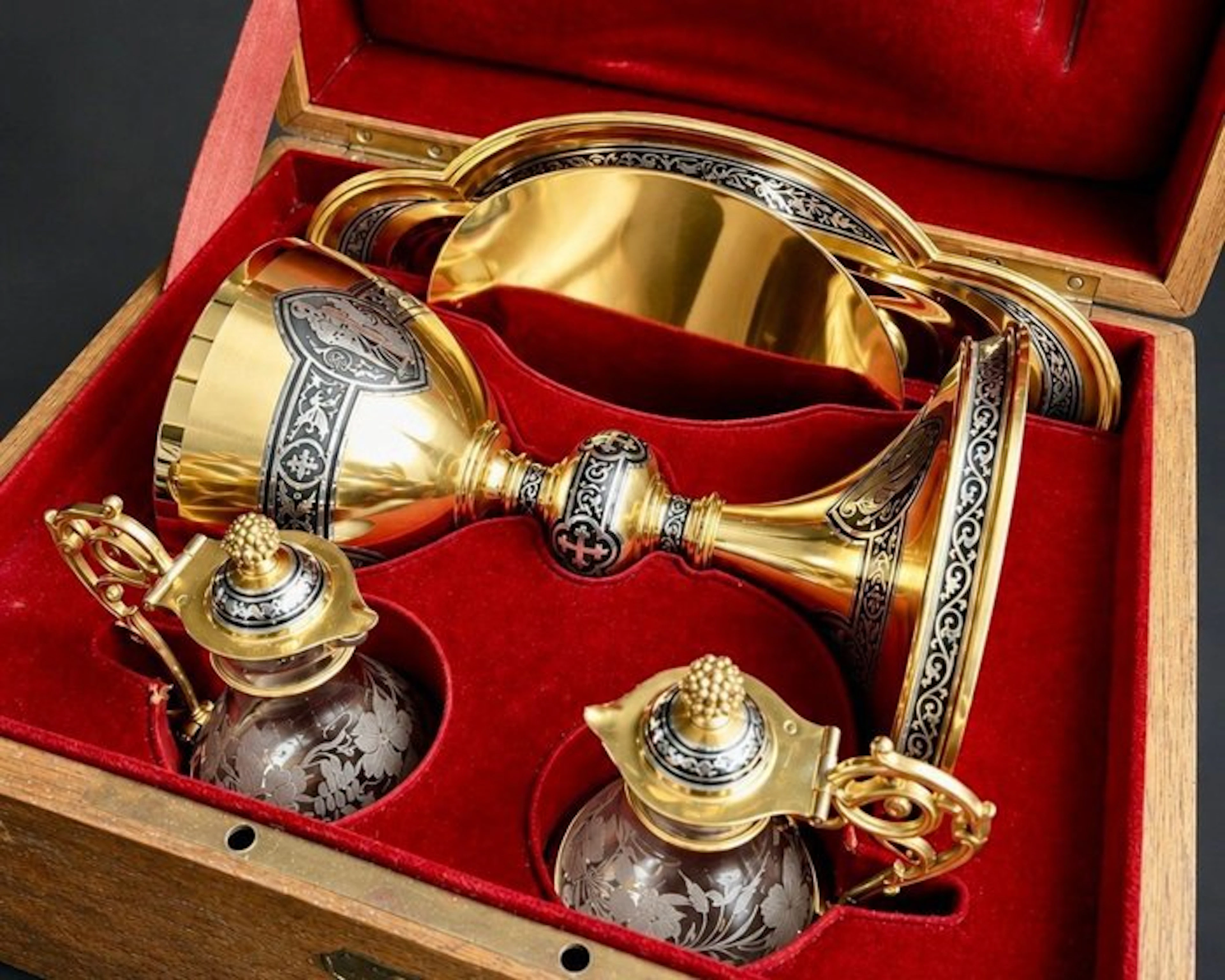 Demarquet Frères - Chalice (5) - Vermeil, .950 silver - Neo-Gothic Chapel