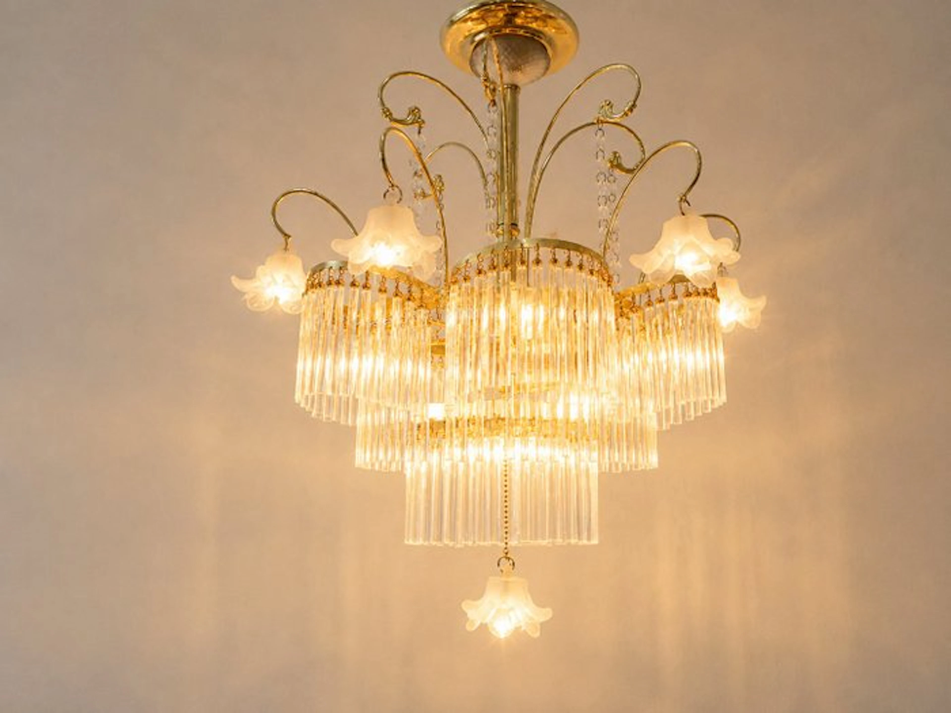 Hanging lamp - Luxurious Italian ceiling lamp with a cascade of prisms