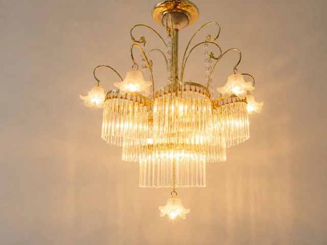 Hanging lamp - Luxurious Italian ceiling lamp with a cascade of prisms