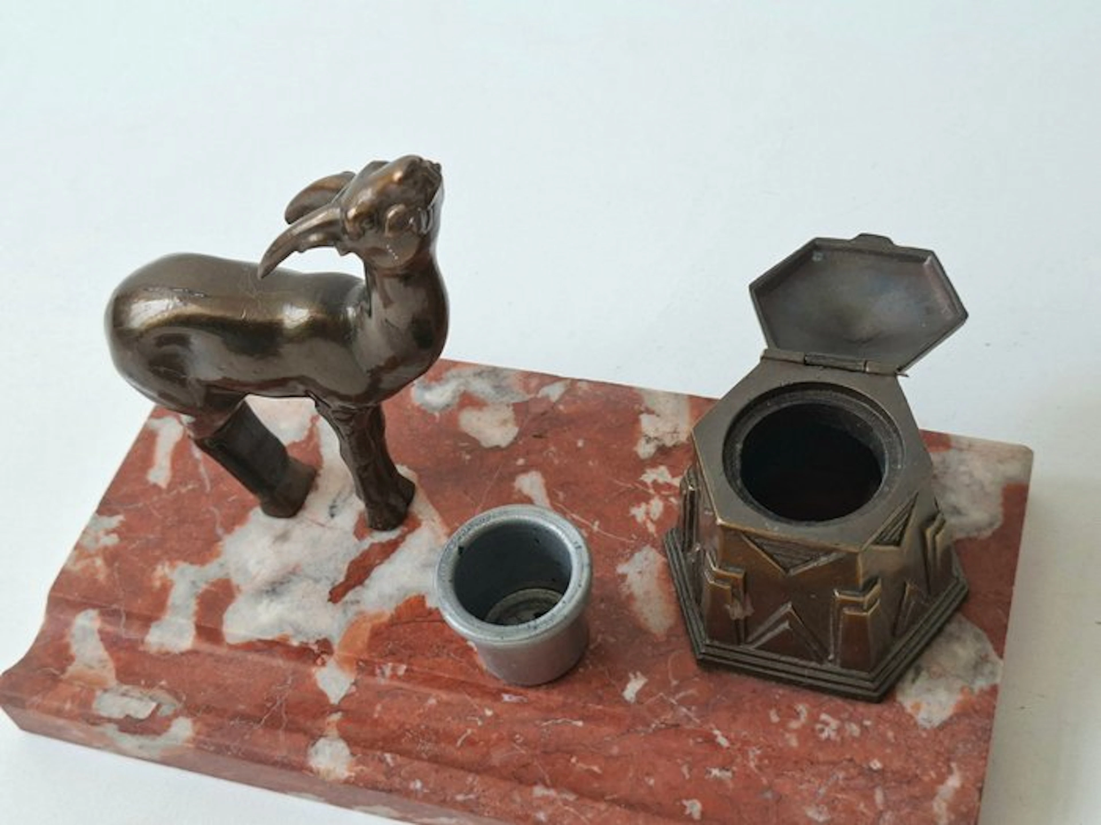 Sculpture, Gems met stervormig inktstel - 15 cm - Marble
