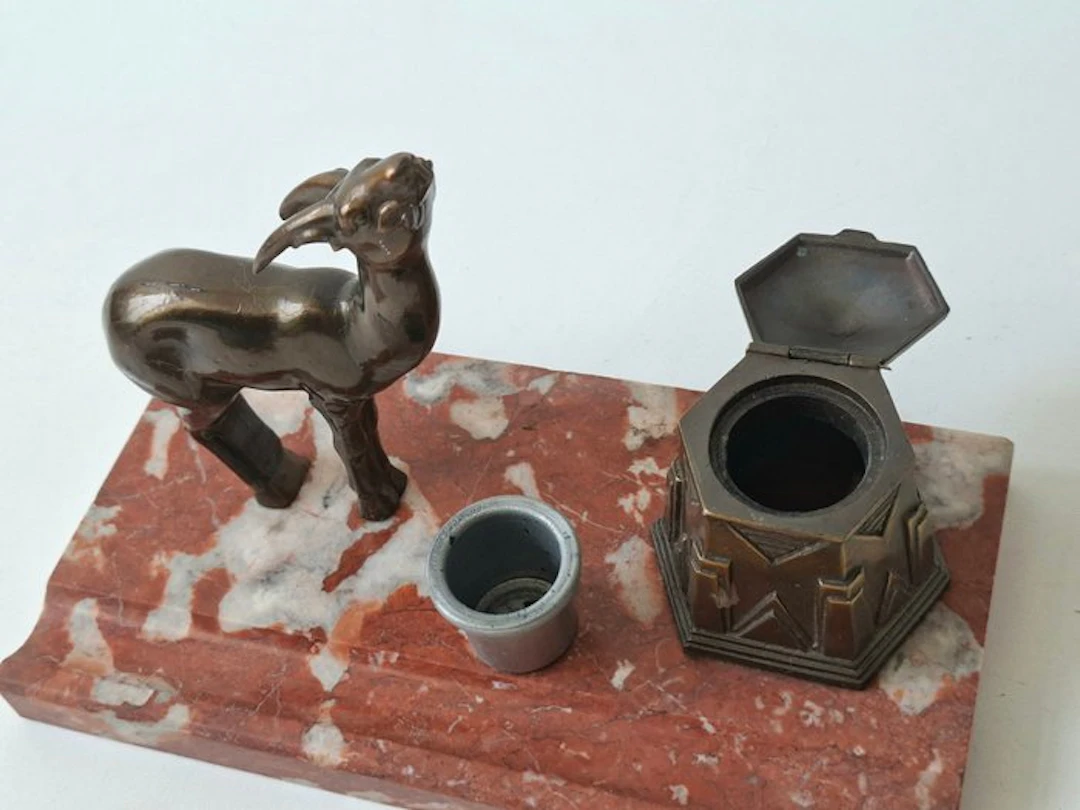 Sculpture, Gems met stervormig inktstel - 15 cm - Marble