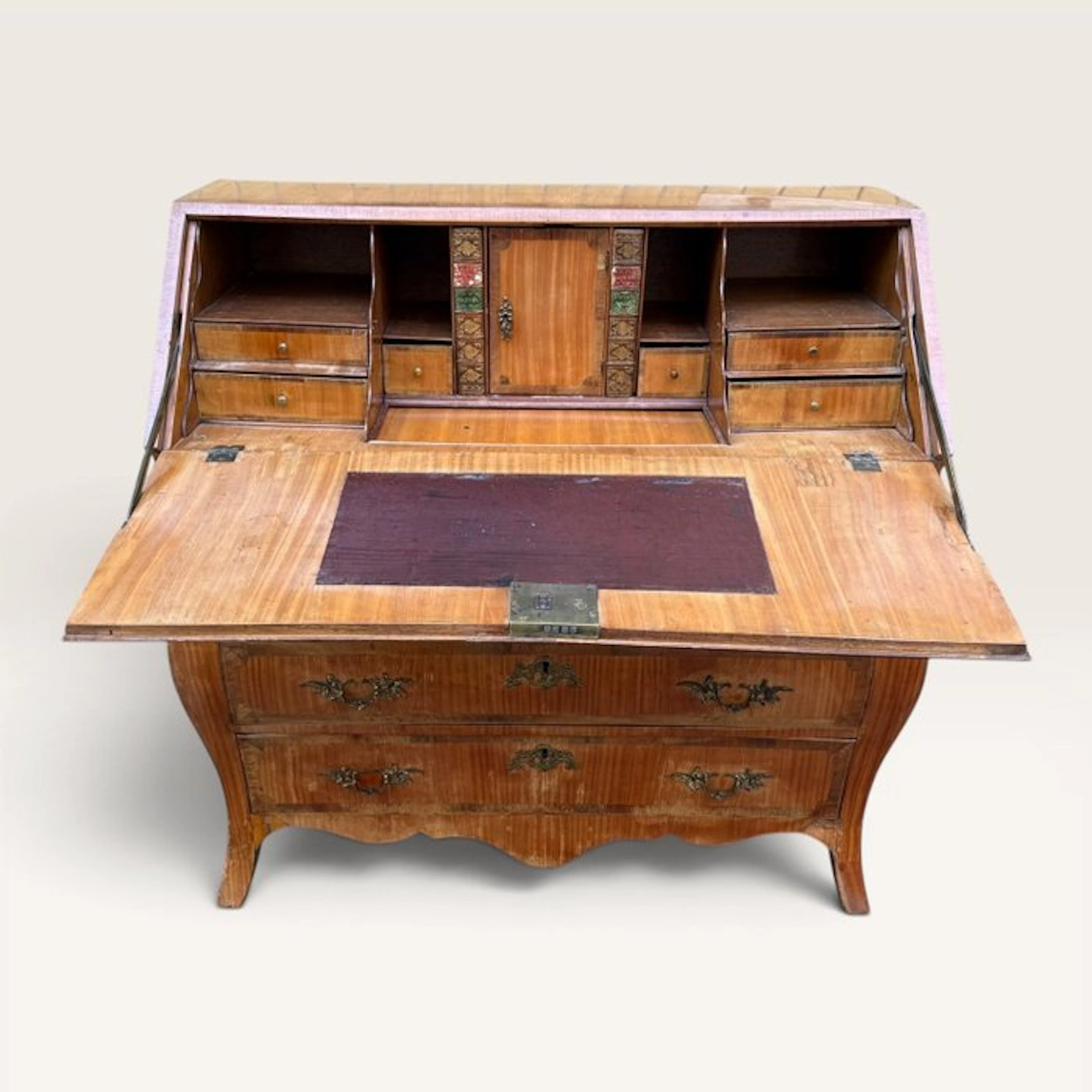 Secrétaire - Cherry wood - Secretary desk, circa 1740, bombé.