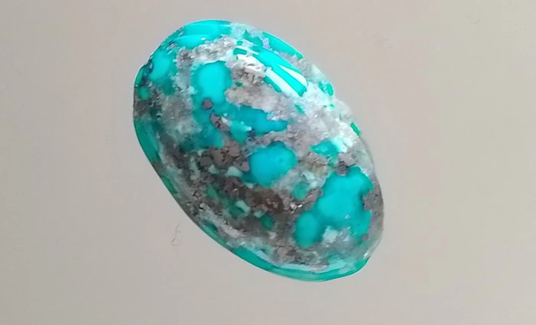 Turquoise Cabochon - Height: 2.2 cm - Width: 1.6 cm- 3.83 g - (1)