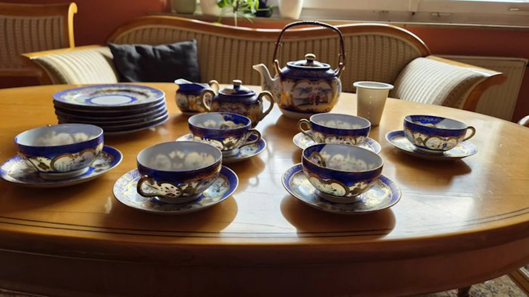 Tea service (24) - Nippon - Porcelain - Blue-and-gold decor with litho