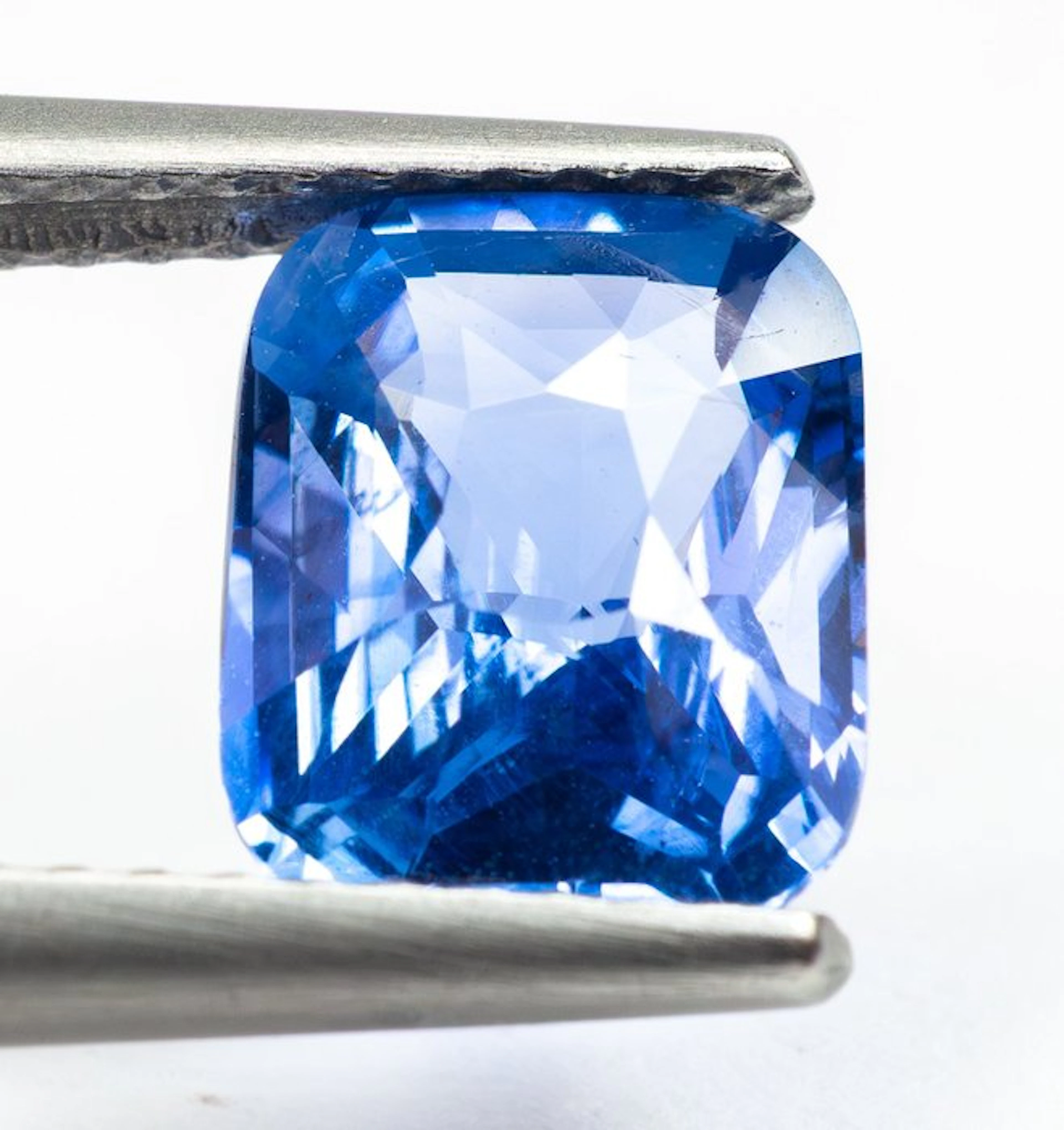 Sapphire - 2.07 ct - Gem Report Antwerp (GRA) - Intense Blue (No Heat)