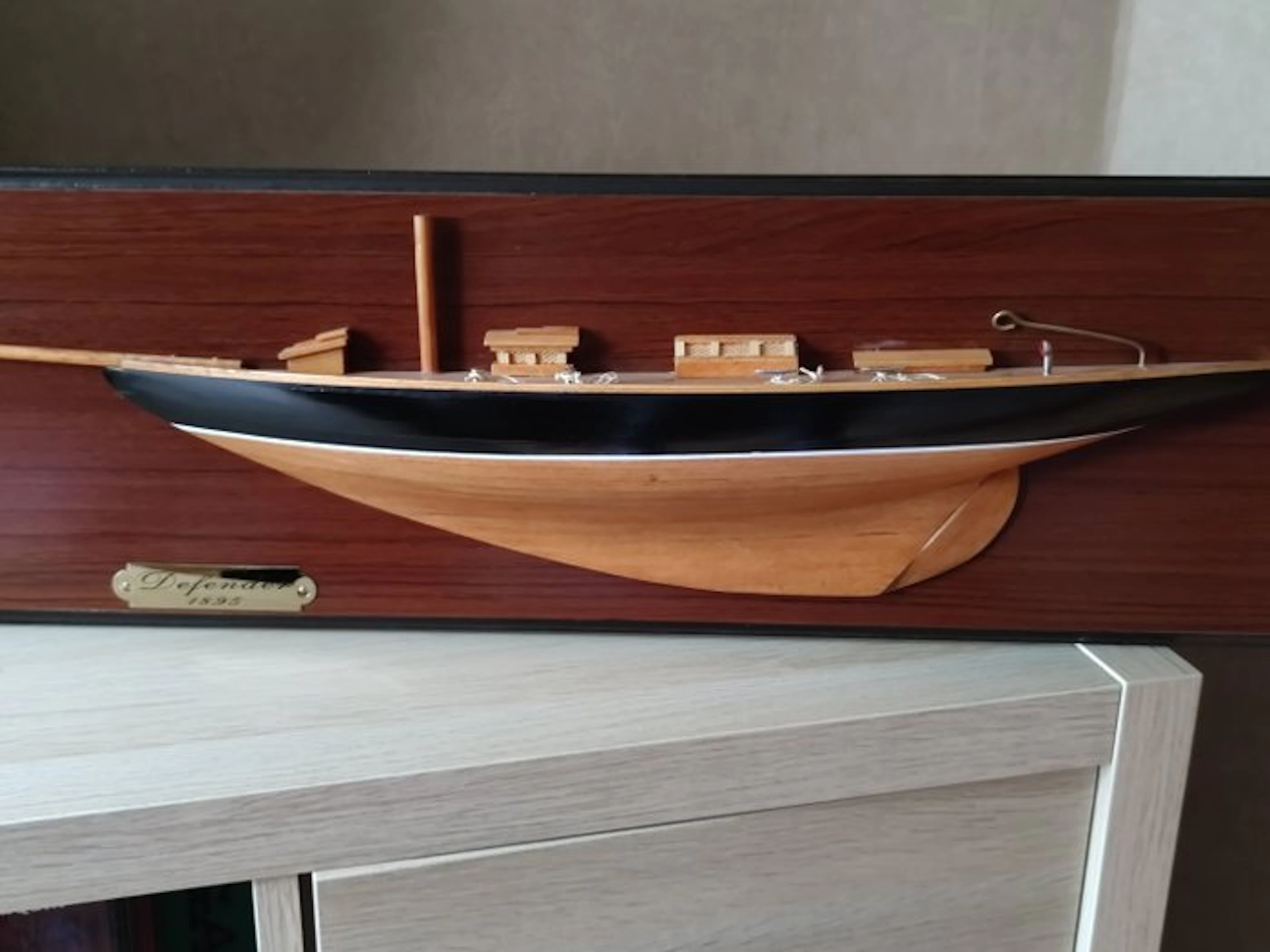 Not to scale - Half hull ship model - Defender 1895