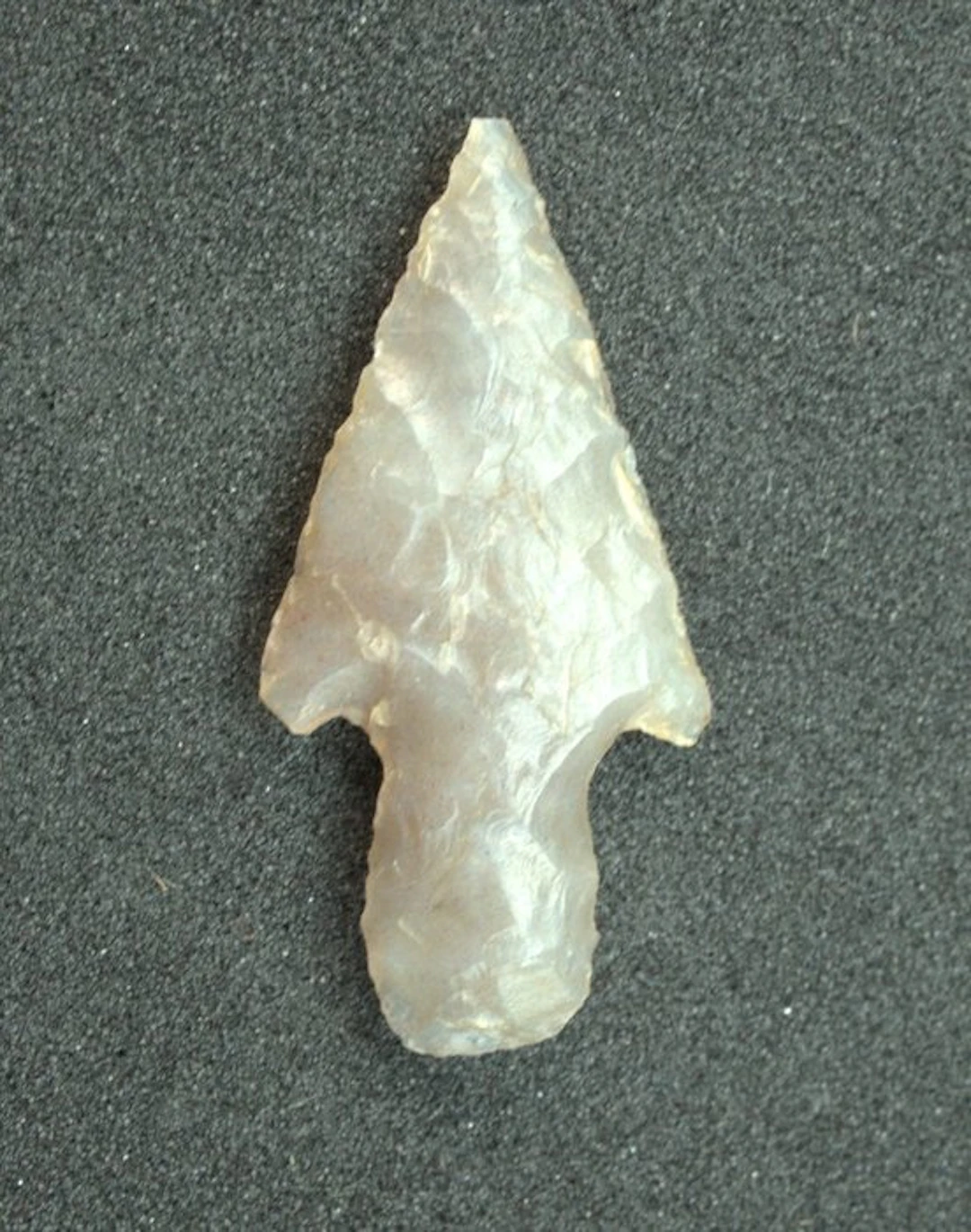 European Neolithic flint Tanged, Barbed Arrowhead - 26 mm (No reserve price)