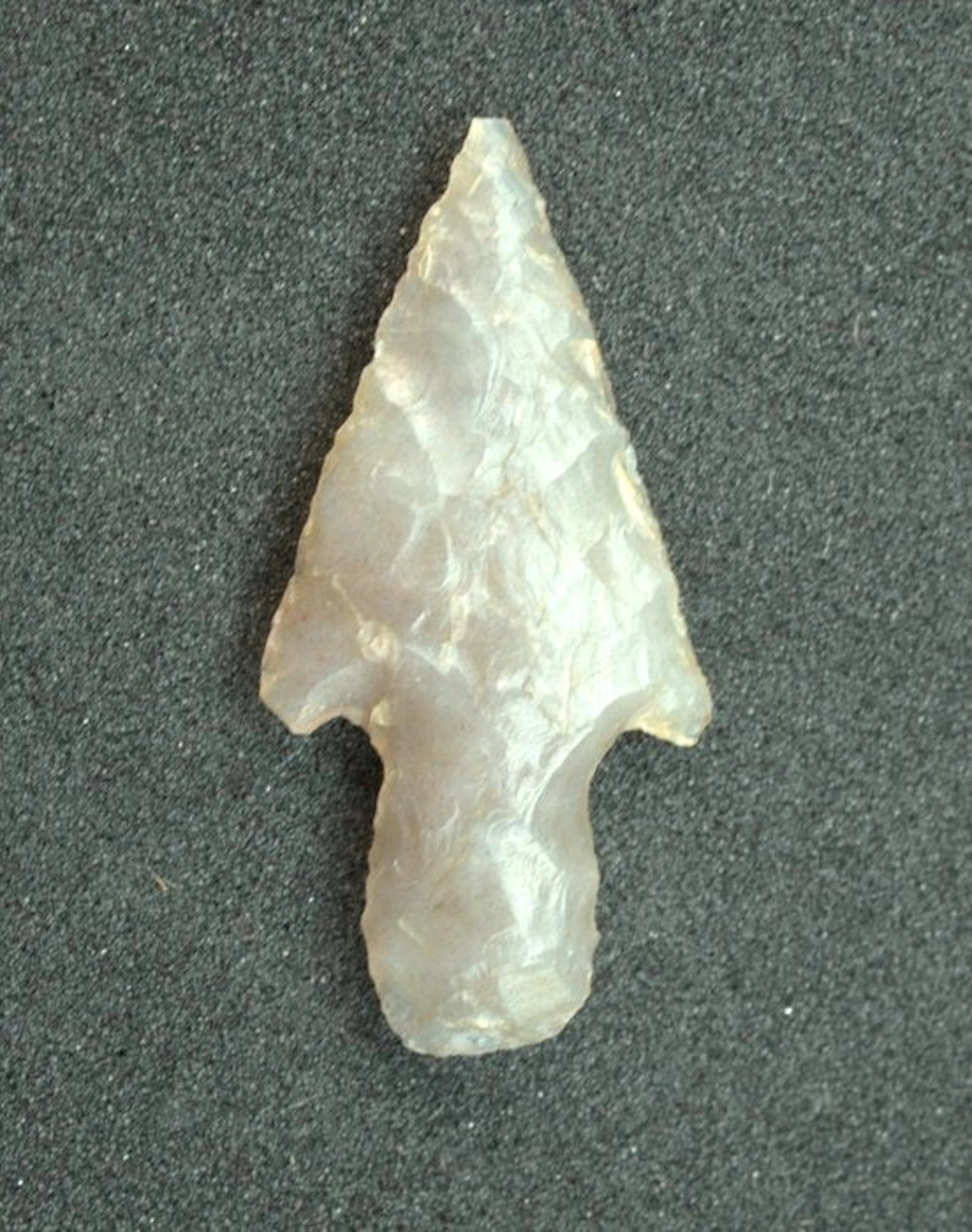 European Neolithic flint Tanged, Barbed Arrowhead - 26 mm (No reserve price)