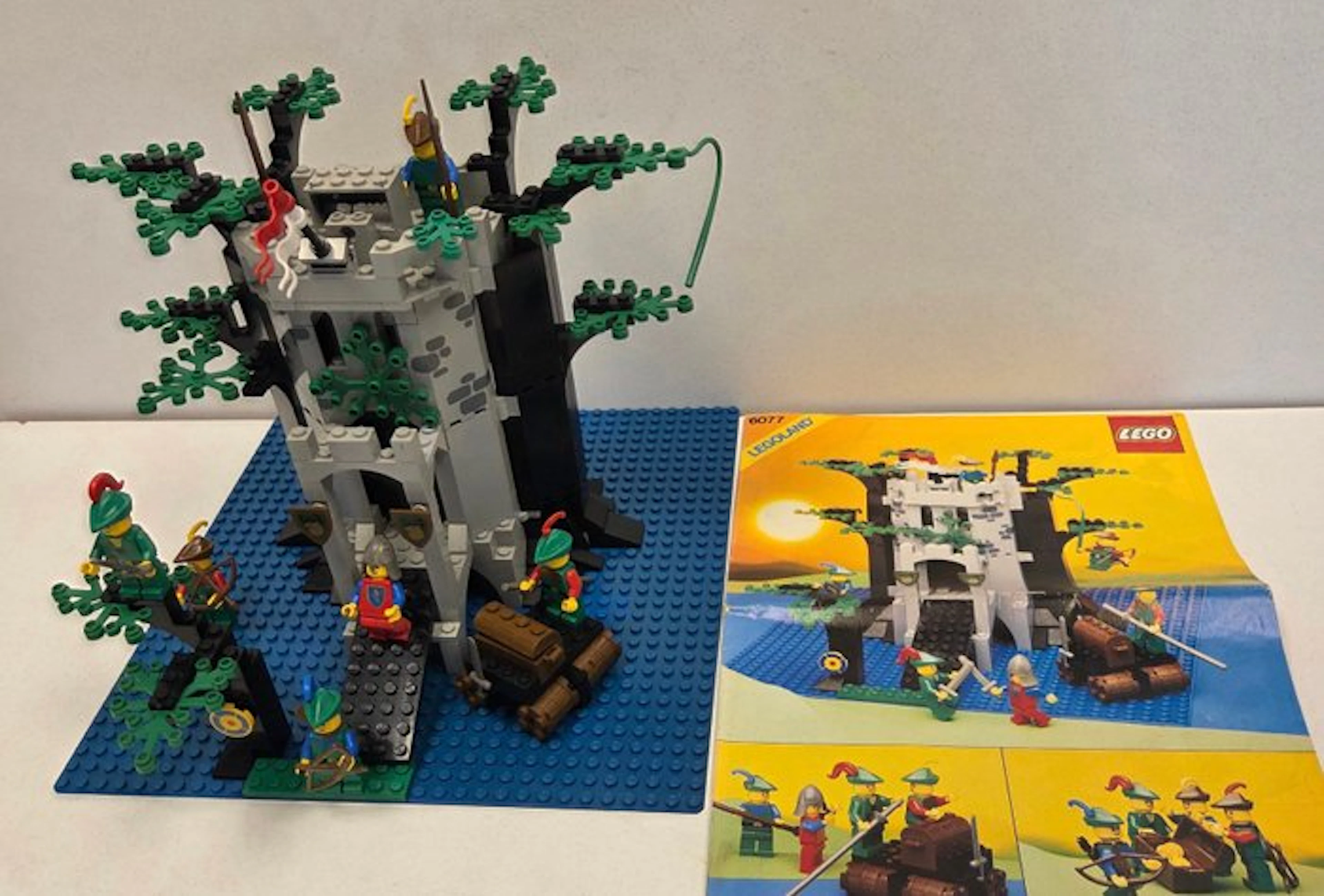 LEGO Set - 6077 - Forestmen - LEGO Forestmen's River Fortress 6077