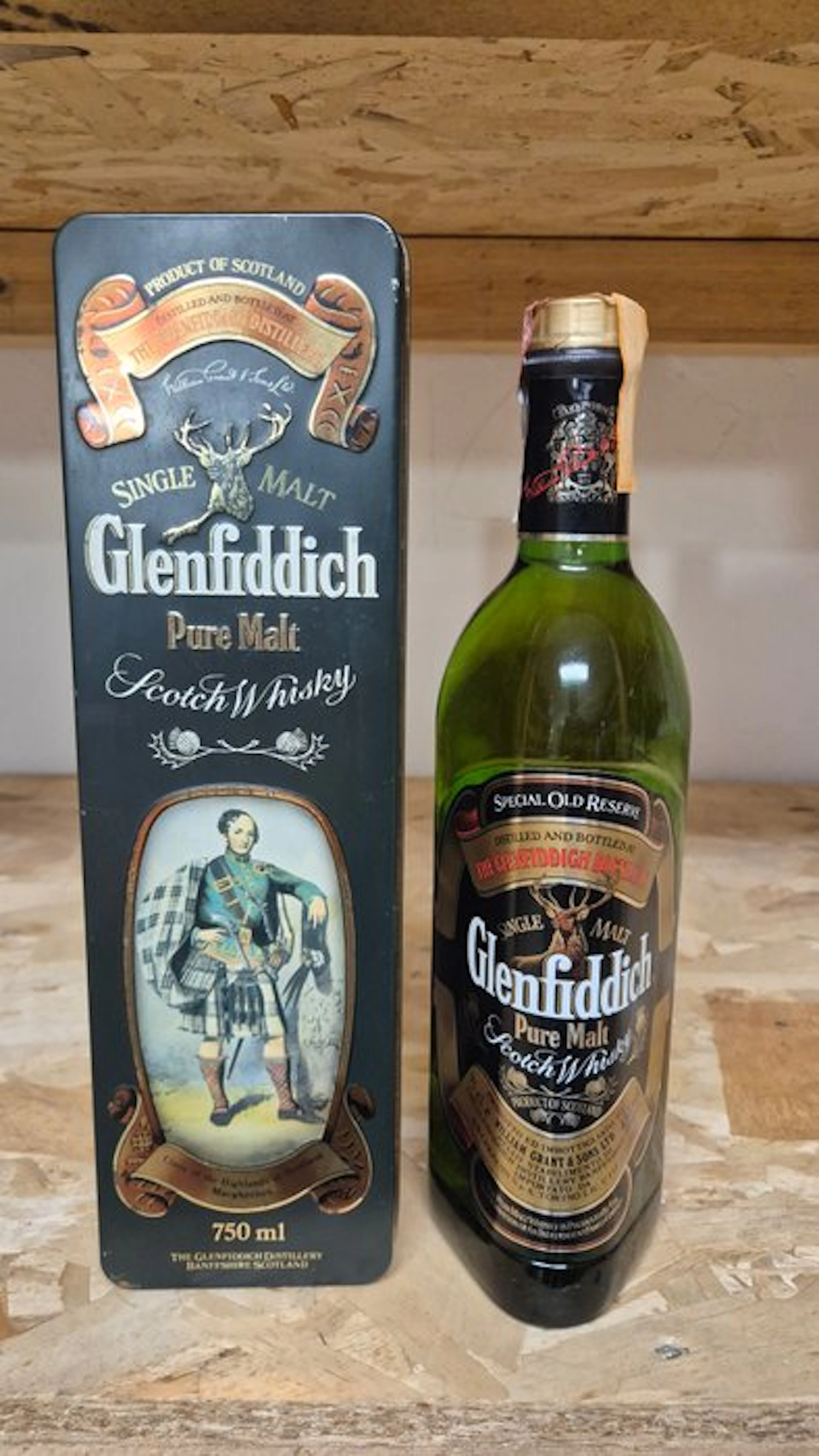Glenfiddich Special Old Reserve - Clan Macpherson - b. 1980s - 75cl