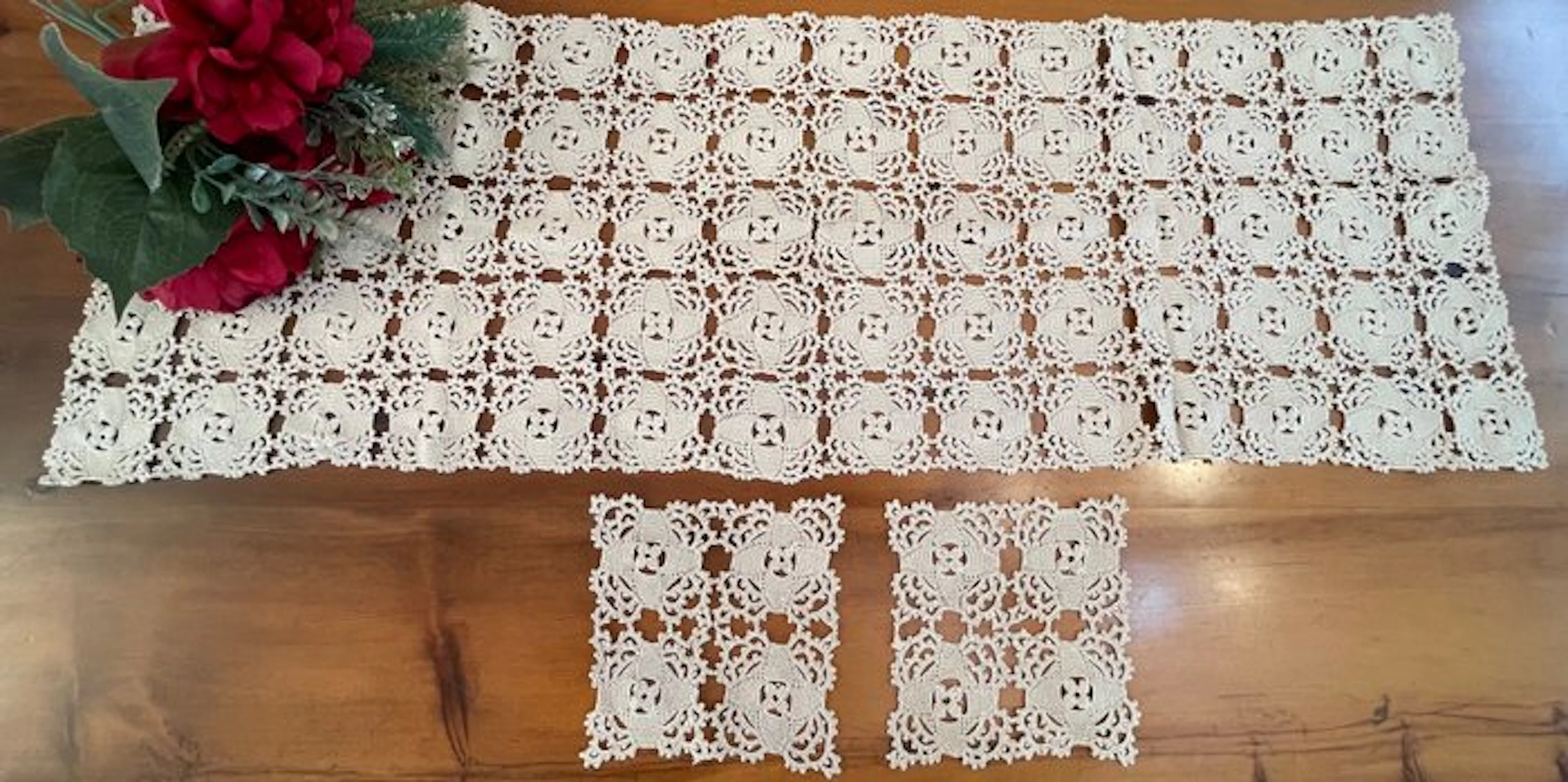 Centrepiece (3) - handmade crochet - Cotton - Runner