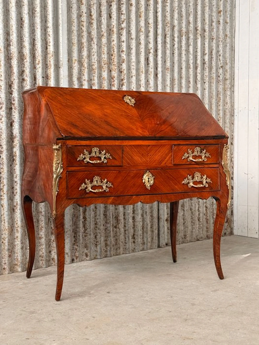 Desk - Office, klepuro, ladies' office, office - Walnut, Pinewood - Sloped desk