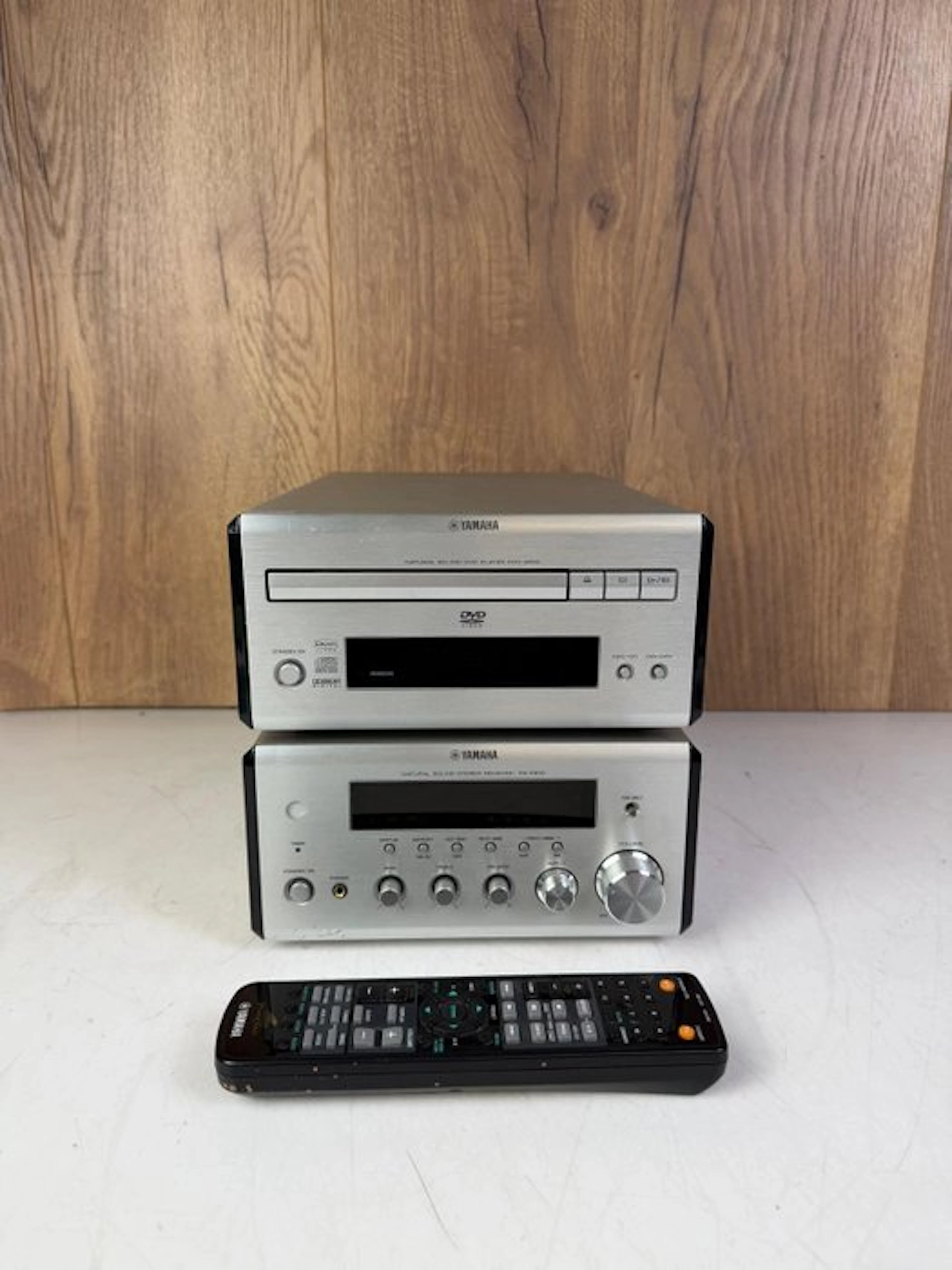 Yamaha - RX-E810 Solid state stereo receiver