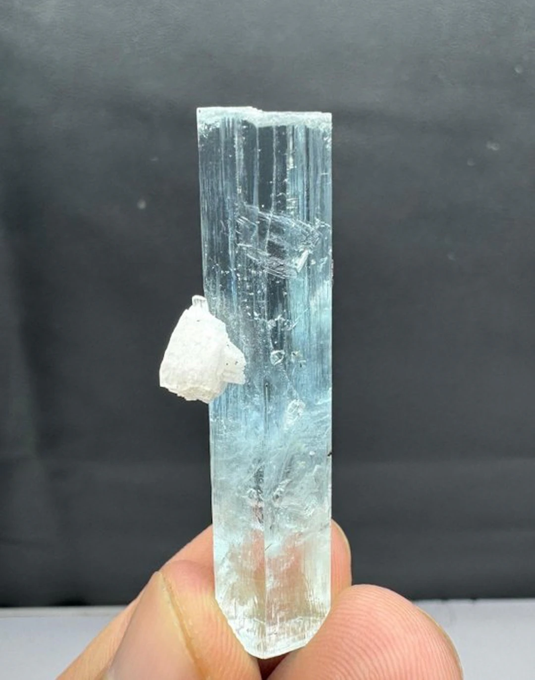 Aquamarine Crystal- 13.2 g - (1)