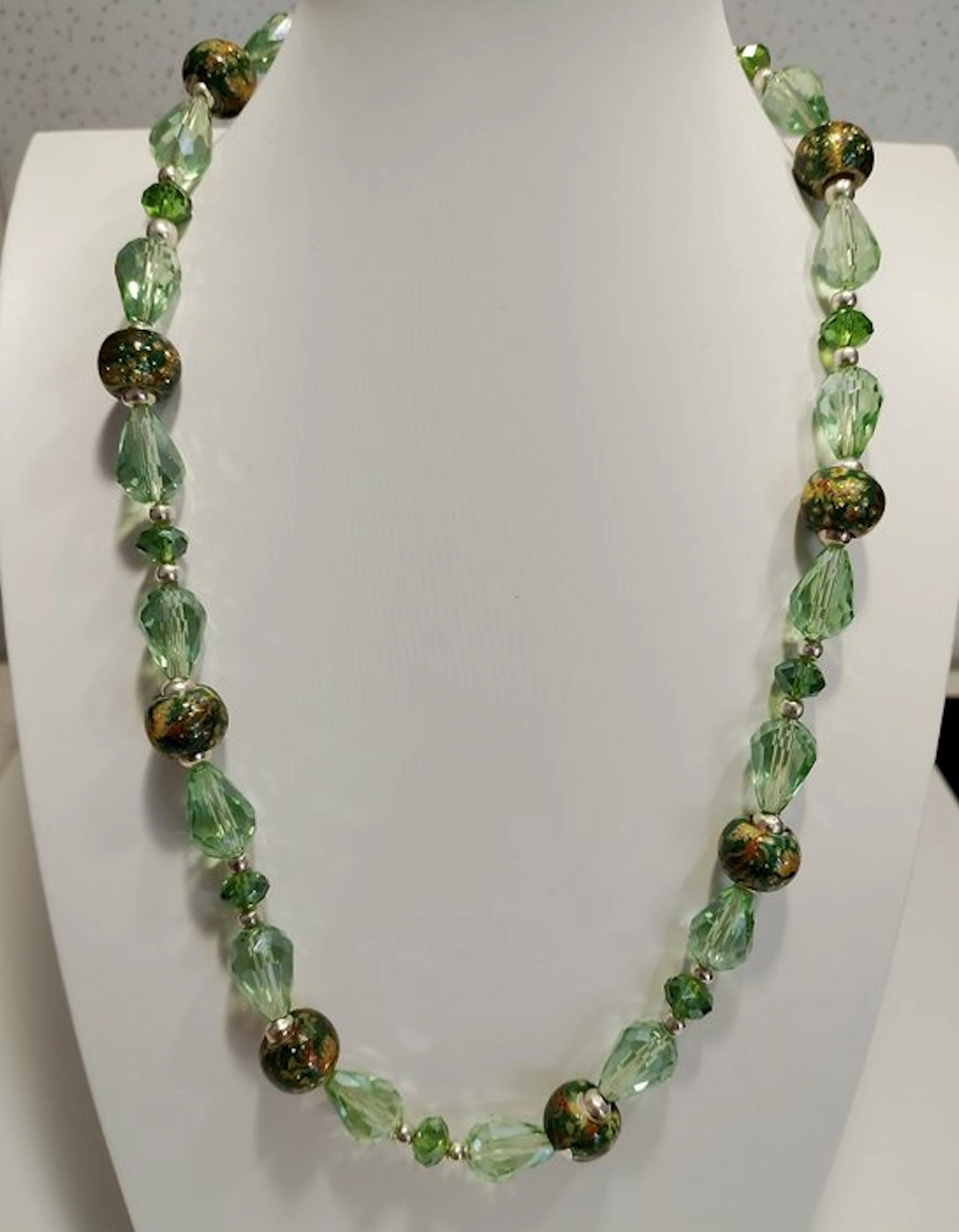 Italian Murano and Crystal Necklace in green and gold...