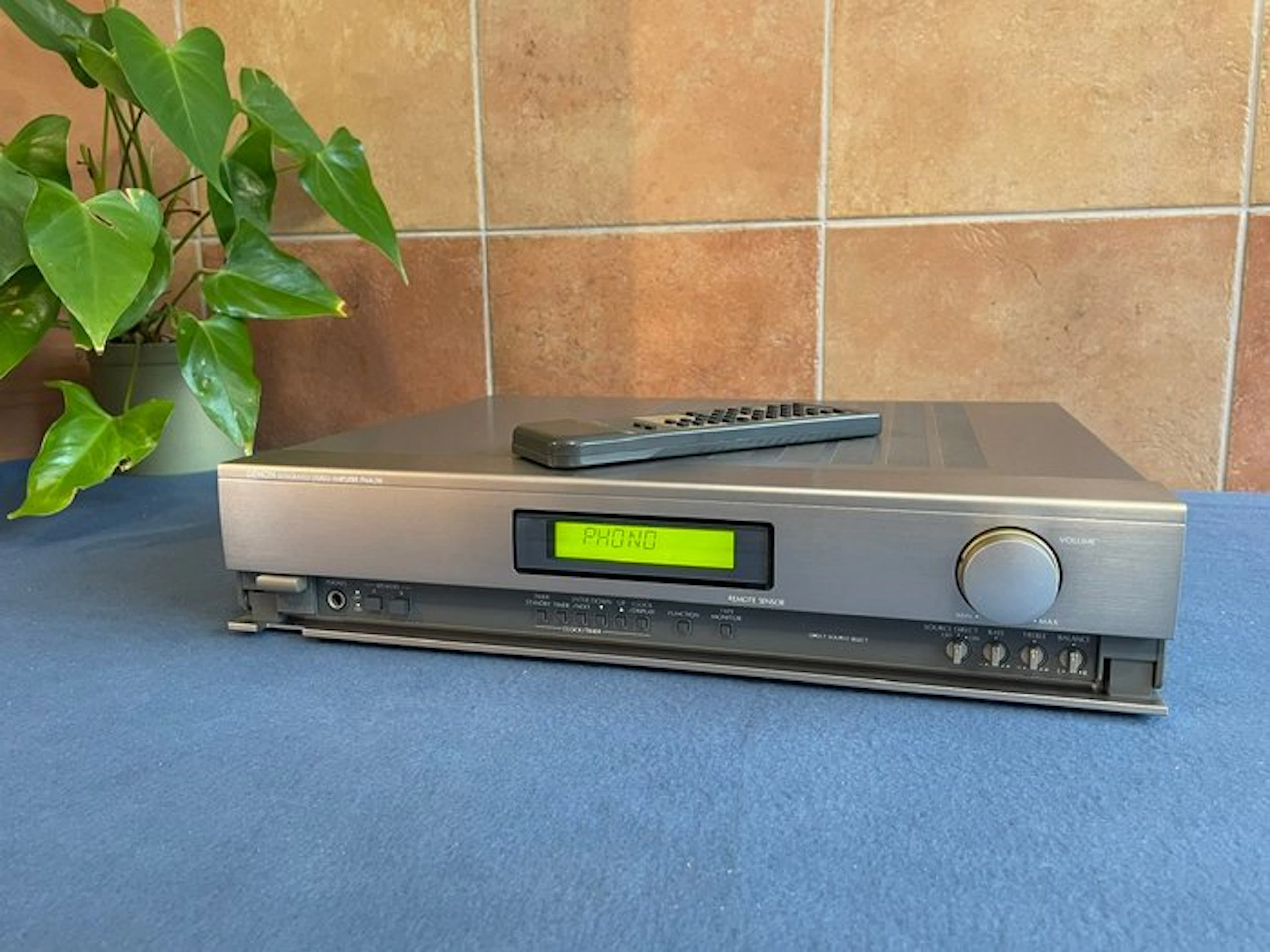 Denon - PMA-210 Solid state integrated amplifier