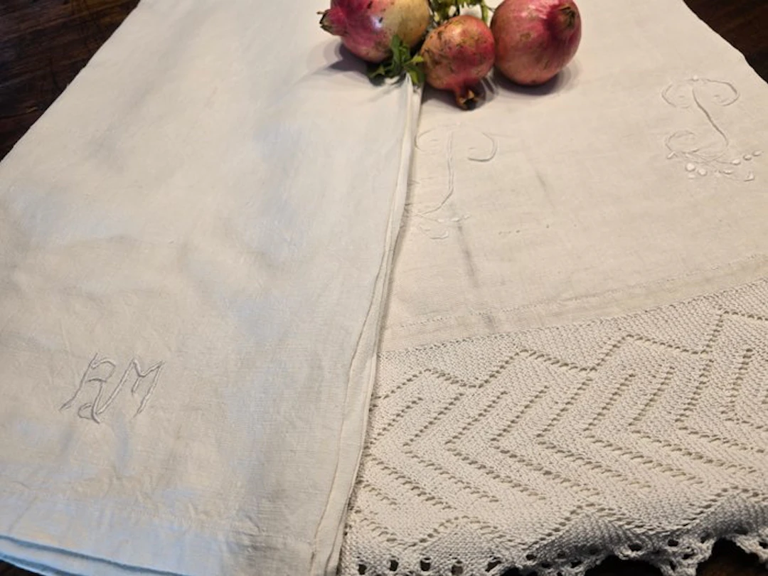 Bed sheet (2) - 280 cm - 205 cm - Old sheets