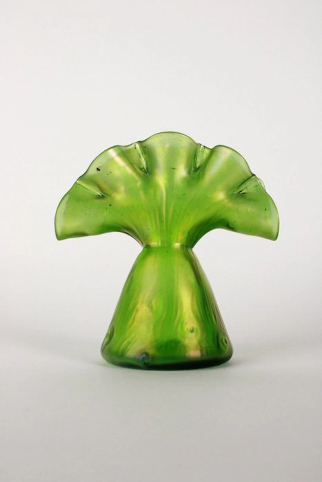 Lötz Witwe, Loetz - Vase - Rustic Crete - Iridescent glass
