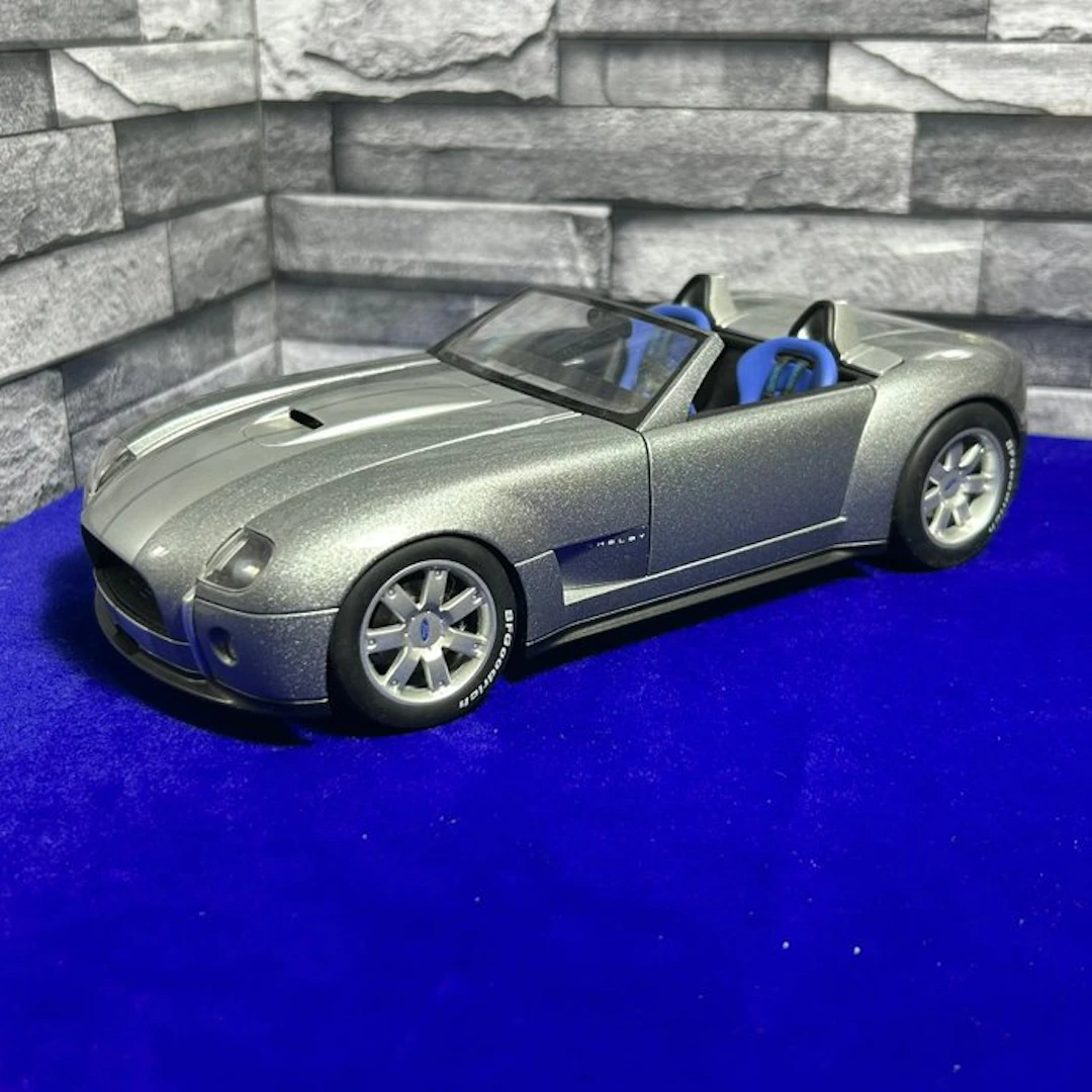 Autoart 1:18 - Model car - Autoart Millennium Series 1:18...
