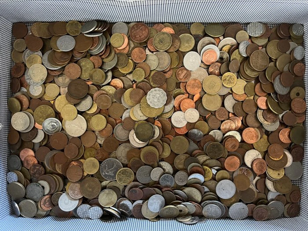 World. Lotto di 8 Kg Monete - 4 Kg Mondo + 2 Kg Regno...
