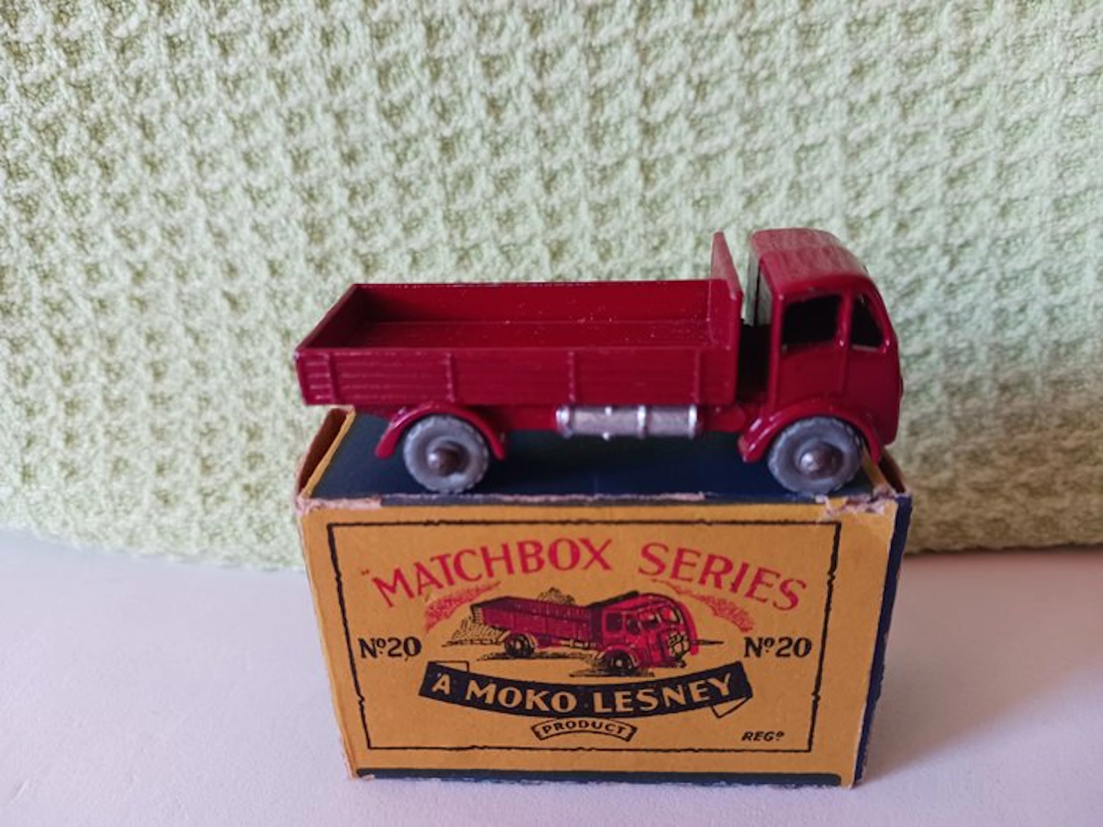 Matchbox 1:64 - Model truck - MATCHBOX Lesney nr.20 a. ERF Stake Truck
