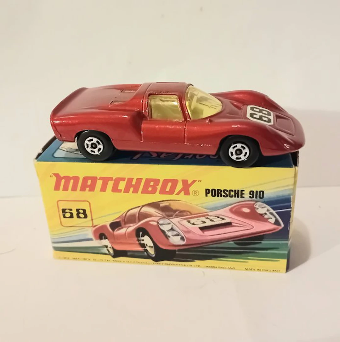 Matchbox 1:64 - Model race car - Porsche 910 (63)