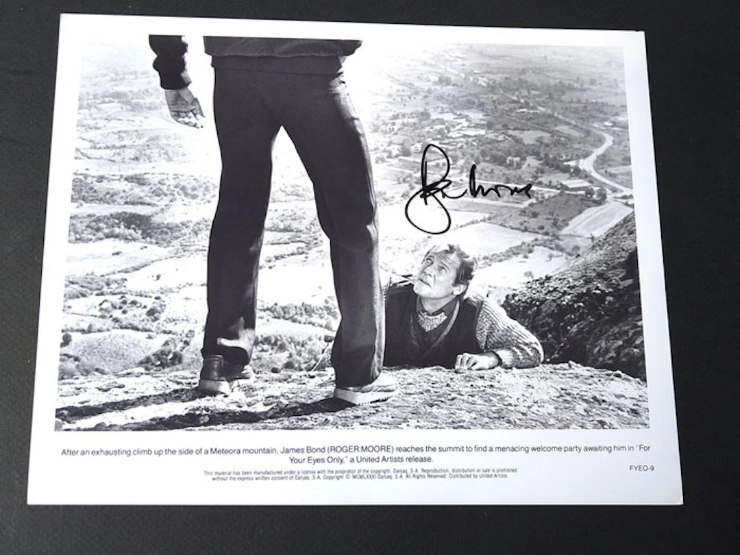 James Bond 007: For Your Eyes Only - Sir Roger Moore - Signed photo with COA