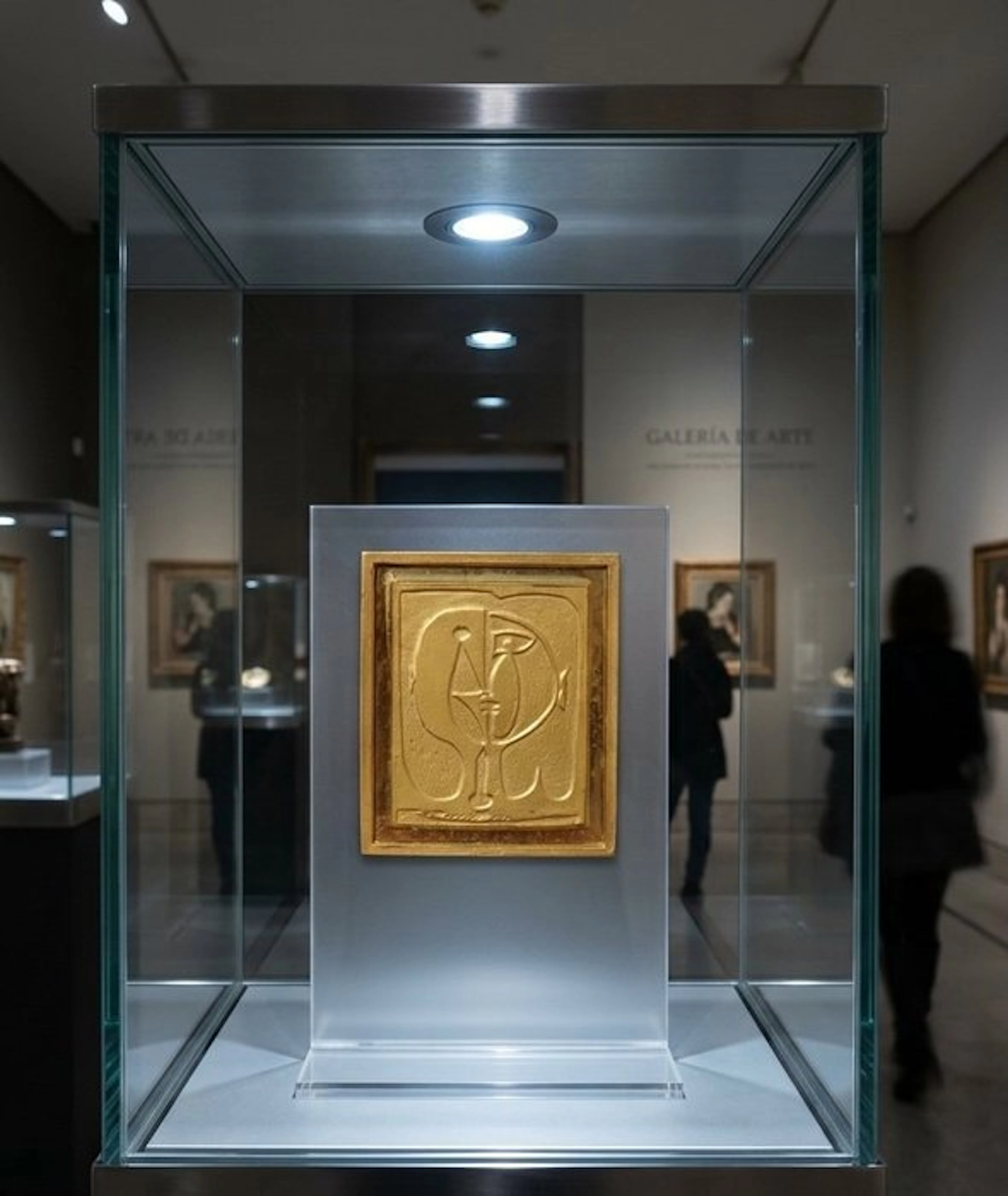 Italy. Pablo Picasso 24 carat gold finished over silver (No reserve price)