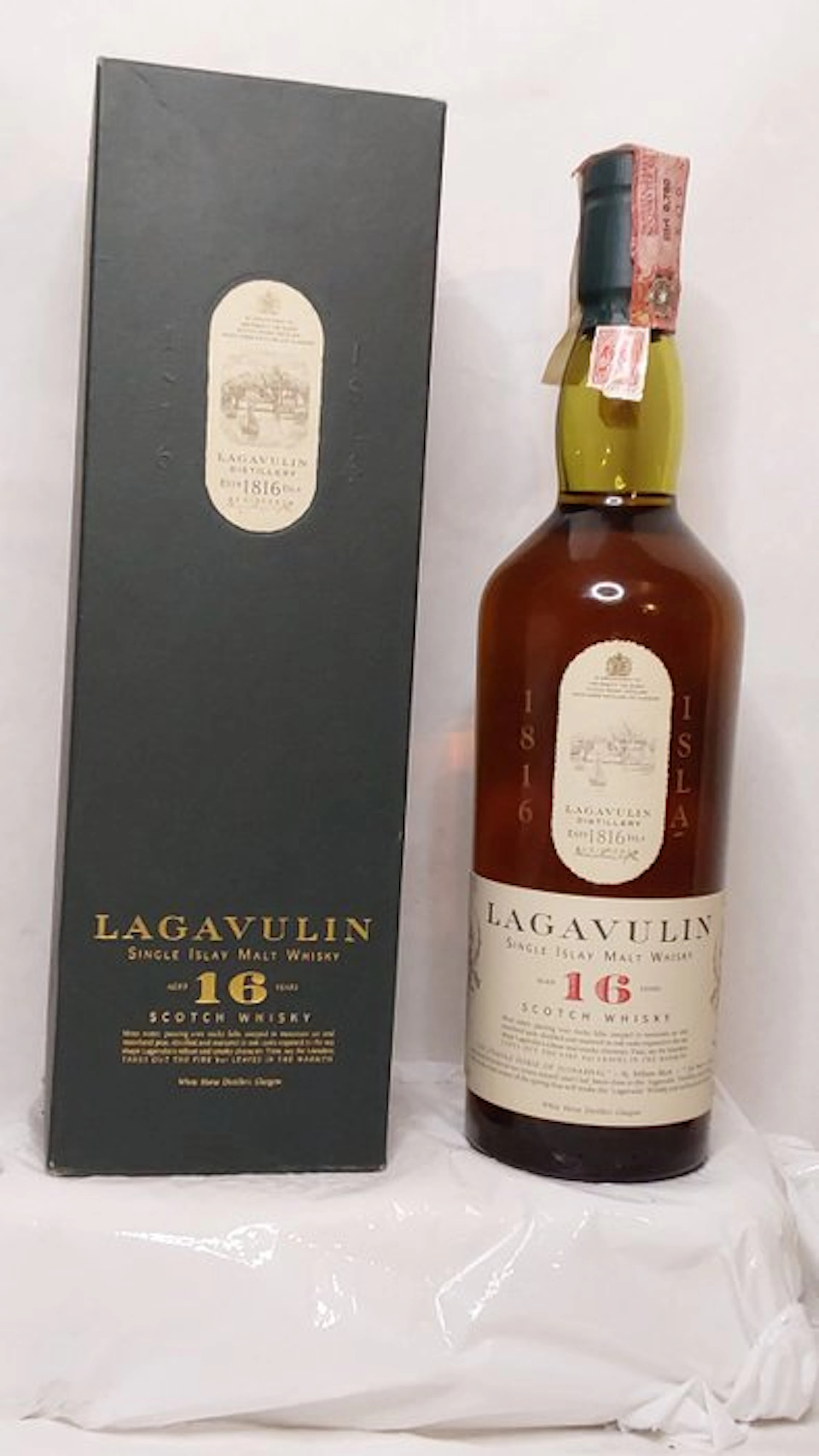 Lagavulin 16 years old White Horse Distillers - b. 1980s - 75cl