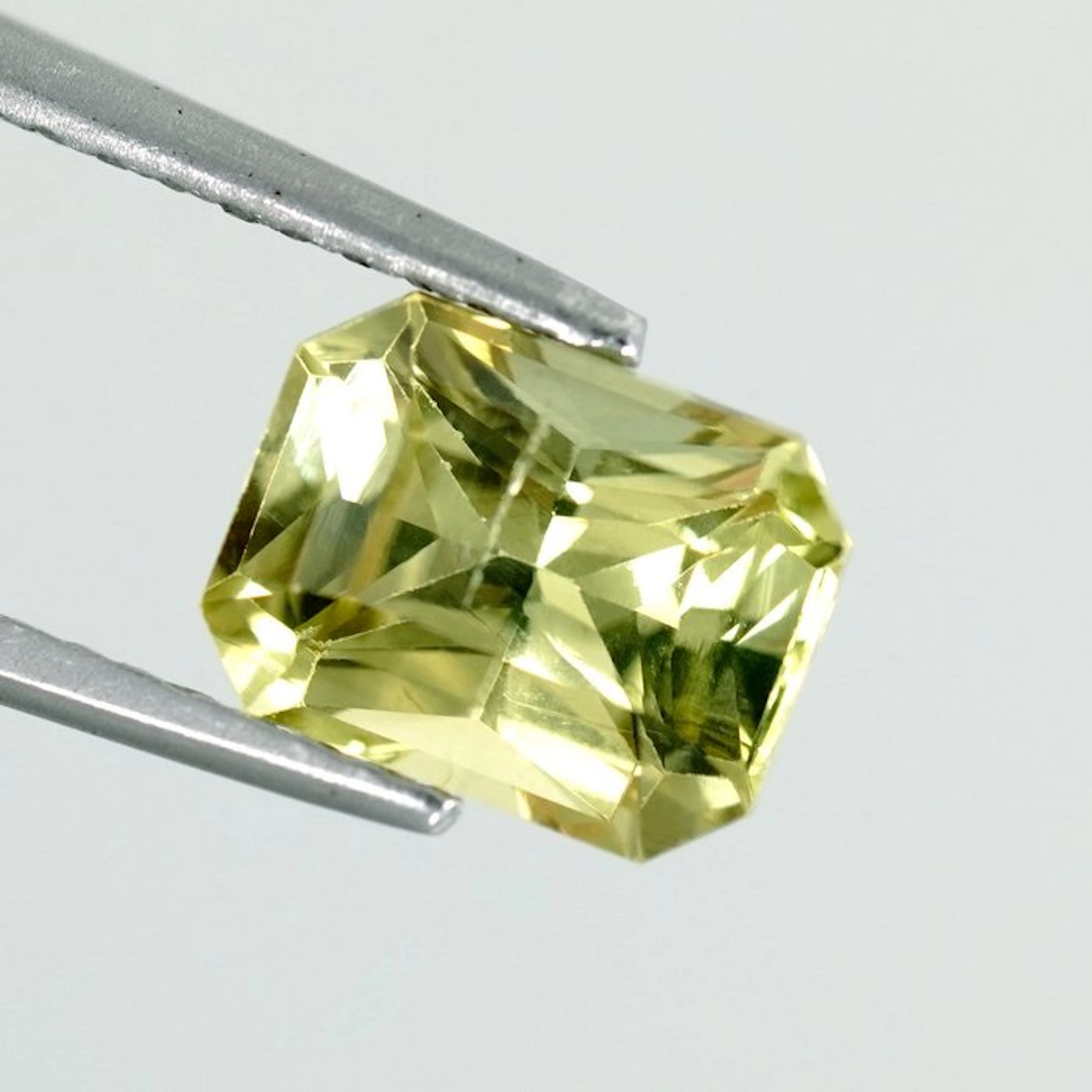1 pcs Yellow Chrysoberyl - 1.80 ct - International Gemological Institute (IGI)