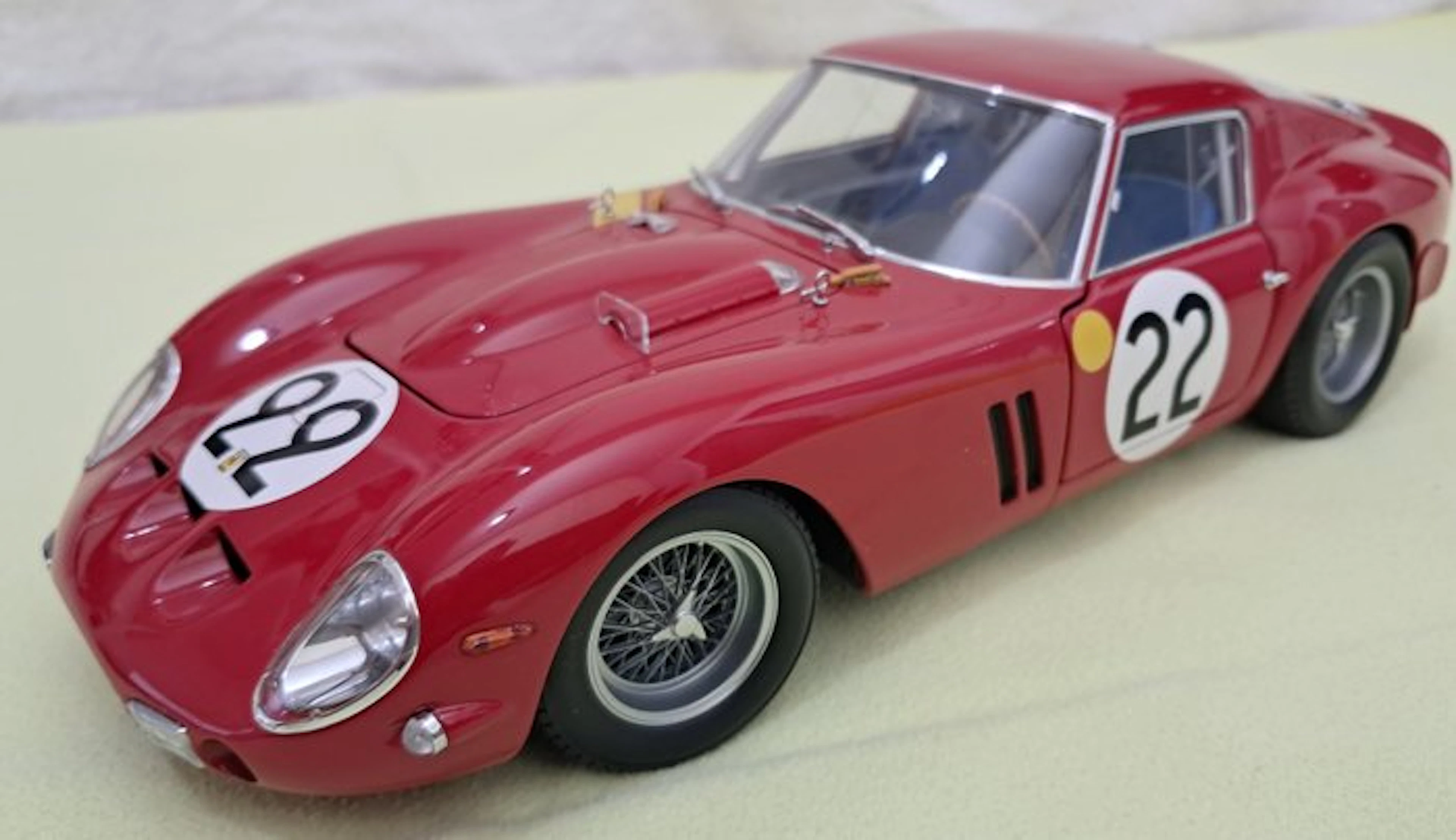 Kyosho 1:18 - Model sports car - FERRARI 250 GTO 24H di Le Mans 1962 n.22