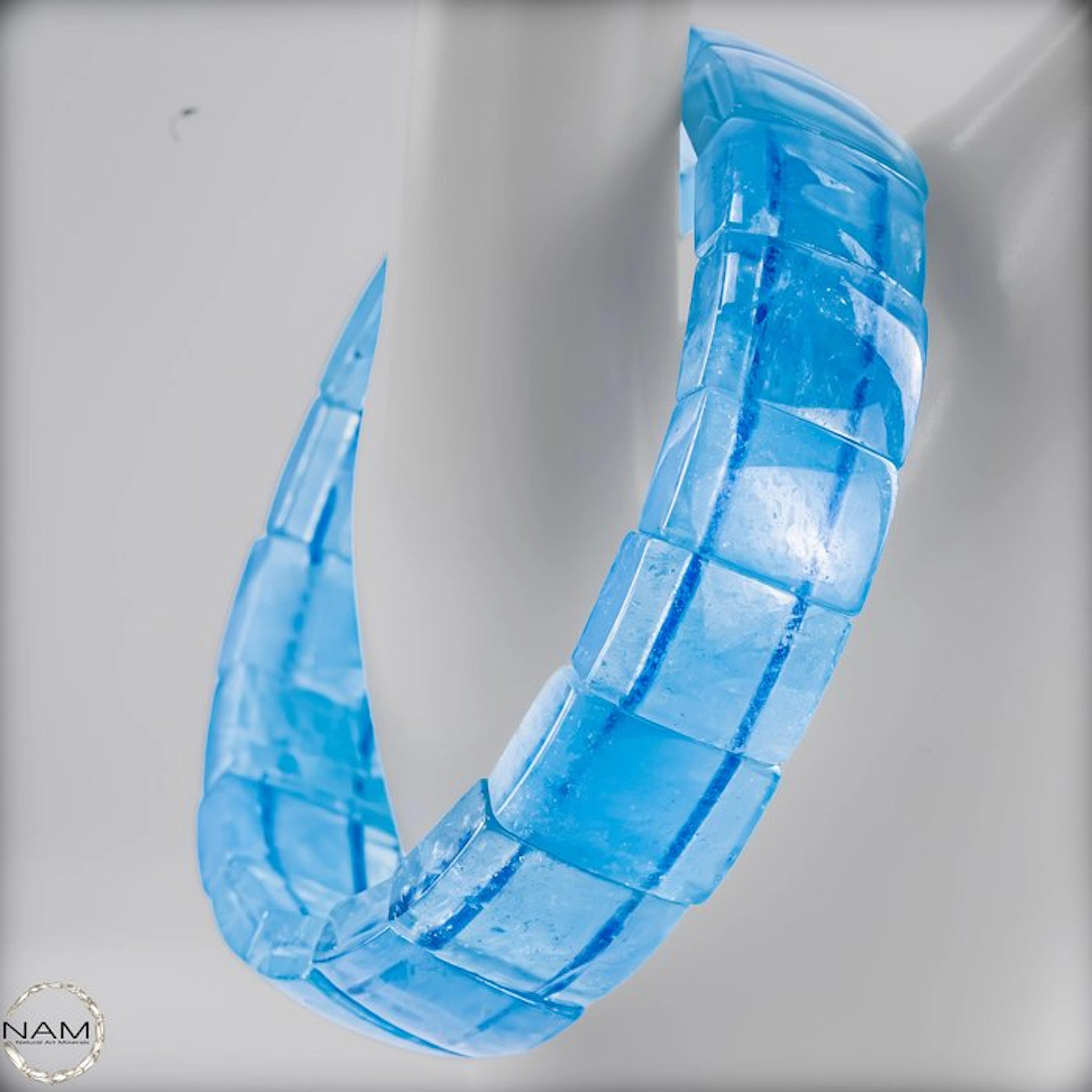 Aquamarine bracelet – Crystal-clear blue in a modern design 184.75 ct- 36.95 g