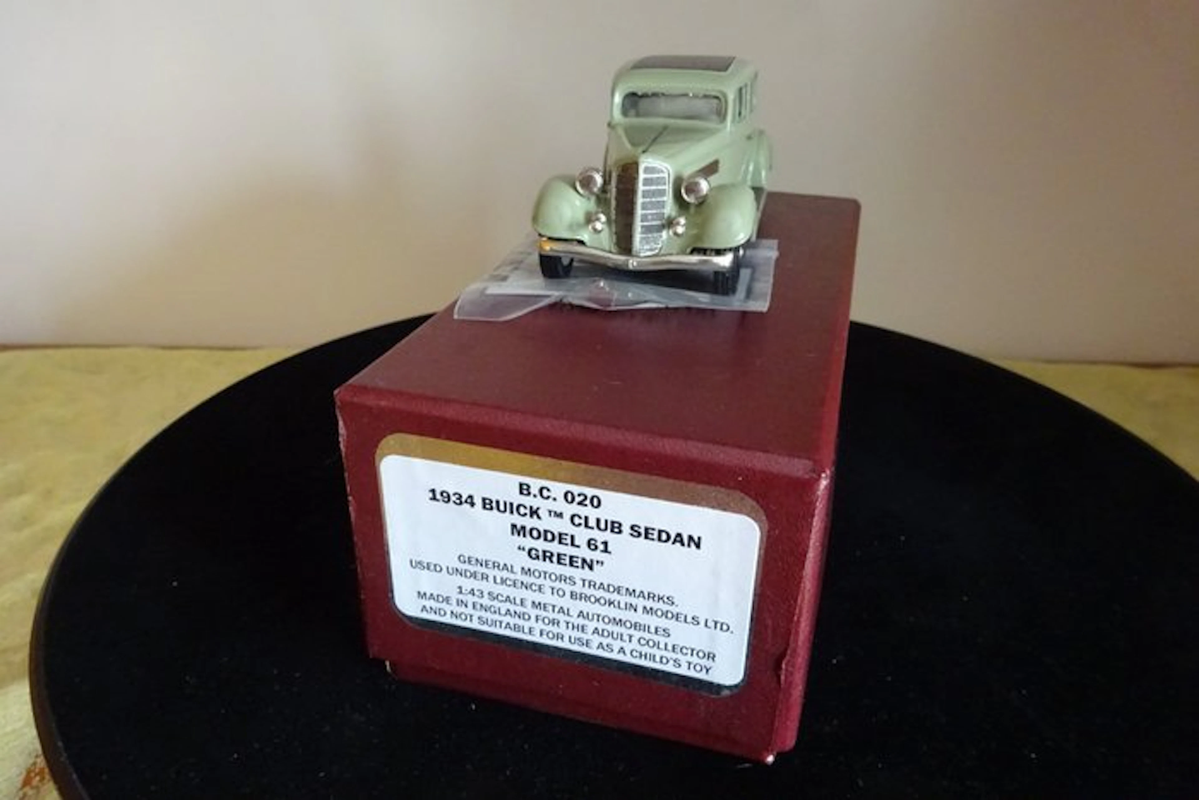 Brooklin 1:43 - Model car - 1934 Buick M Club Sedan Model 61