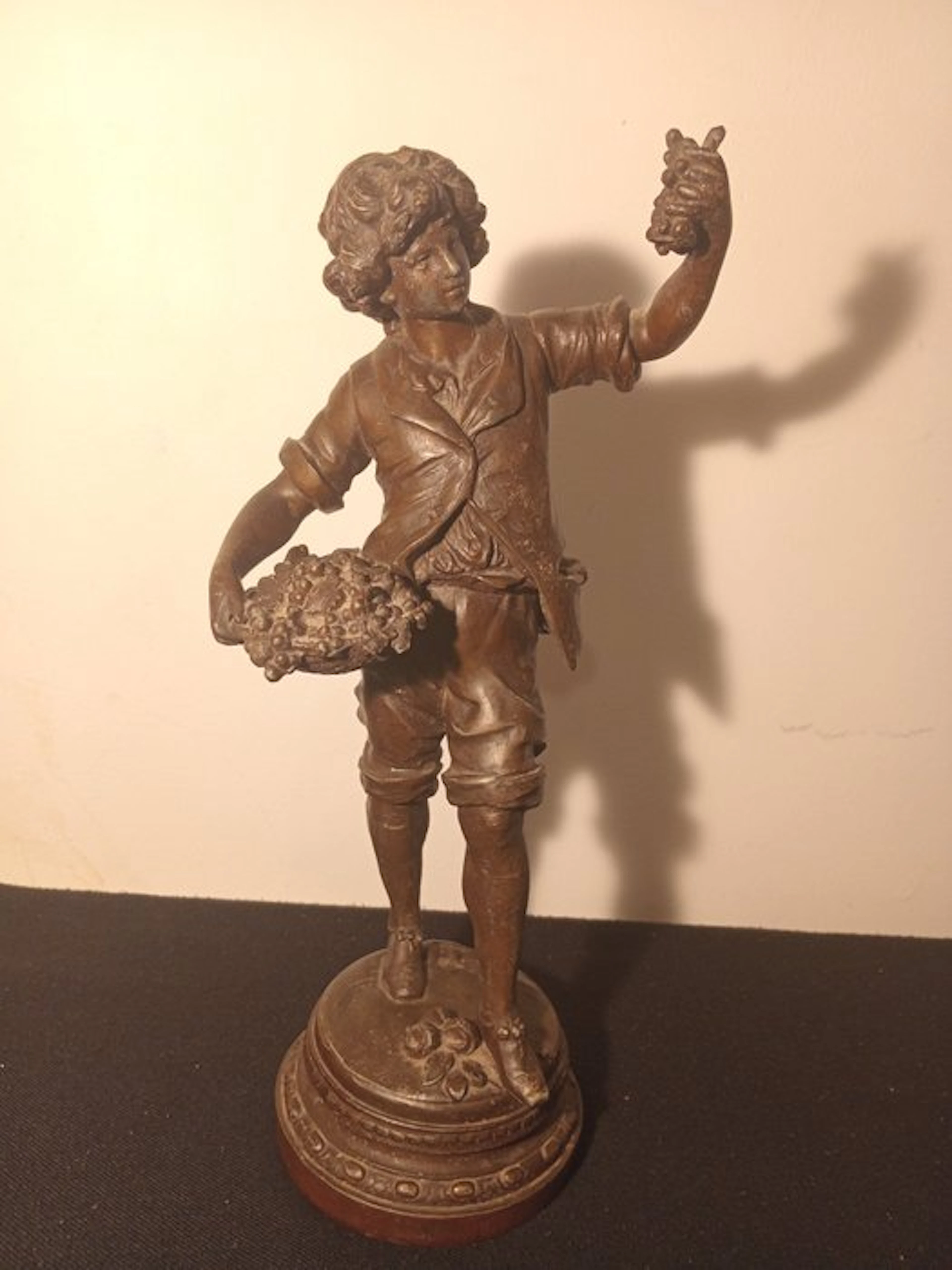 Statuette, jeune vendangeur - 30 cm - Spelter
