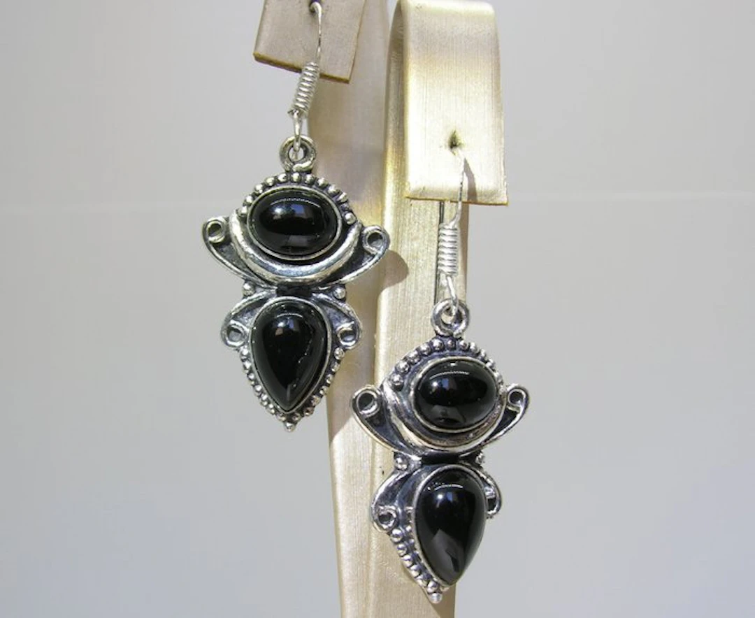 Onyx Earrings - Height: 47 mm - Width: 20.6 mm- 10.4 g - (2)