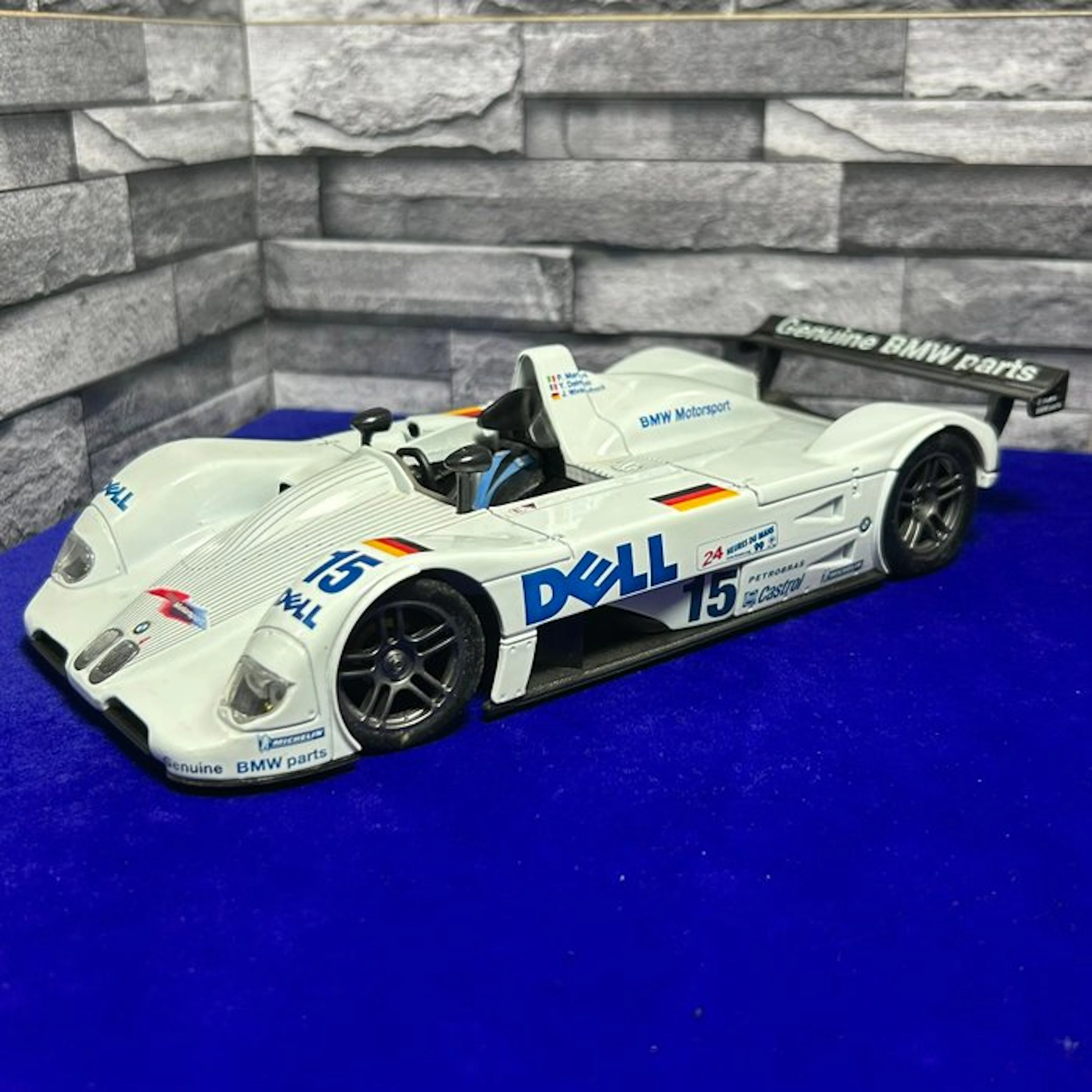 Maisto 1:18 - Model race car - Maisto 1:18 – BMW V12 LMR...
