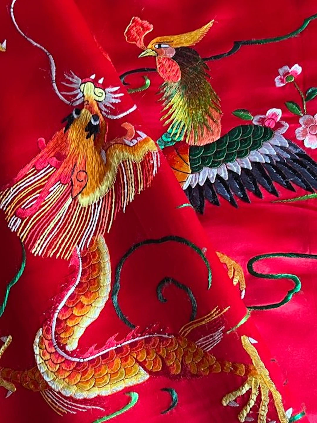 **Silk bedspread with dragon chimera motifs embroidered