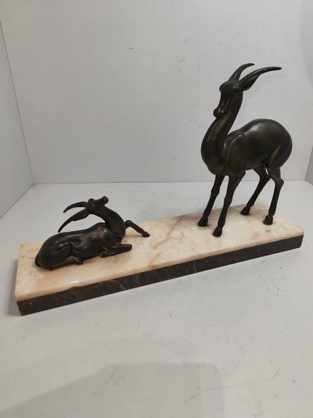 Sculpture, Gazelle beeld - 24 cm - two-tone layered marble pedestal, Zamac